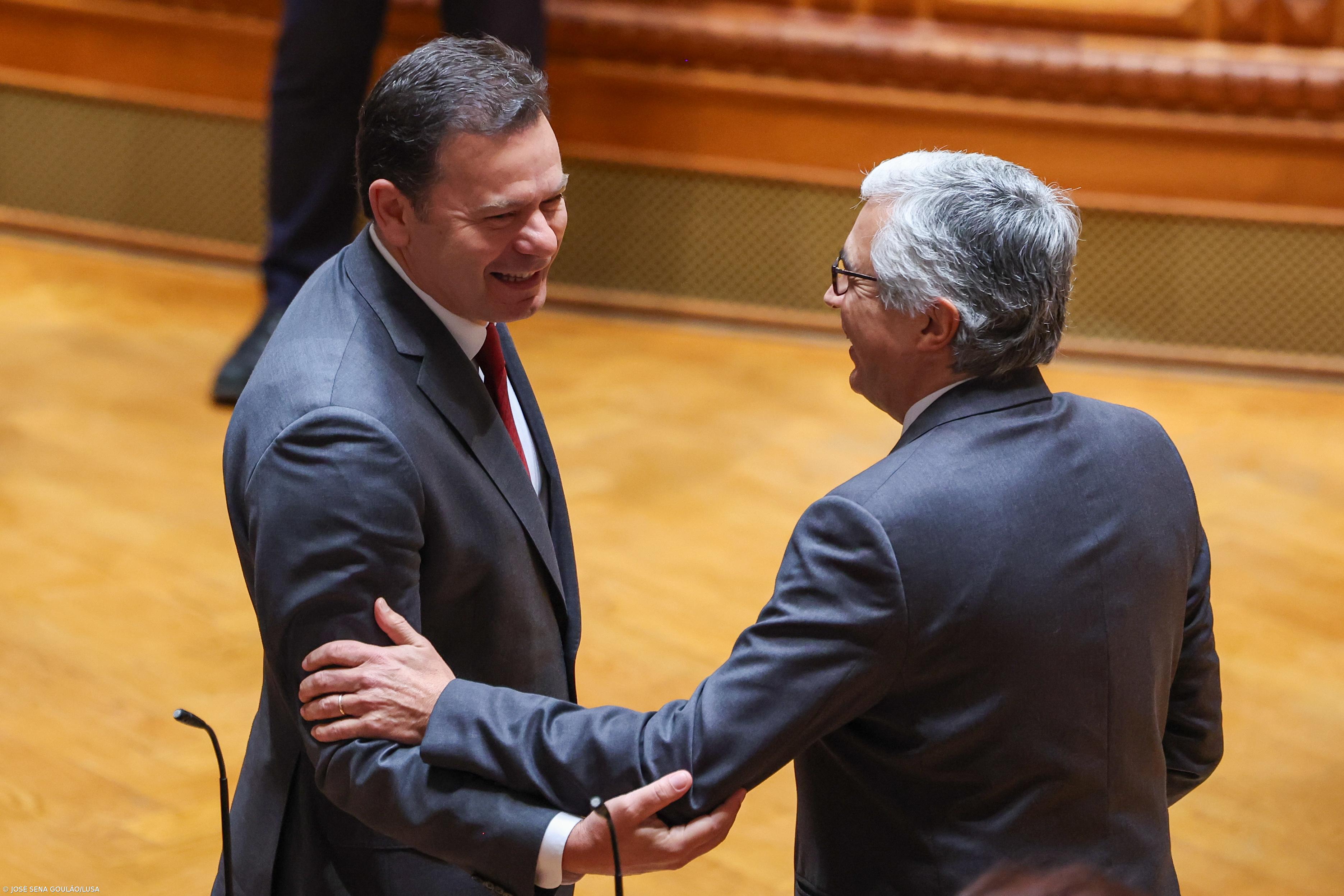 Primeira sessão da XVI legislatura durou cerca de 10 minutos e foi presidida por António Filipe – Imagem 1