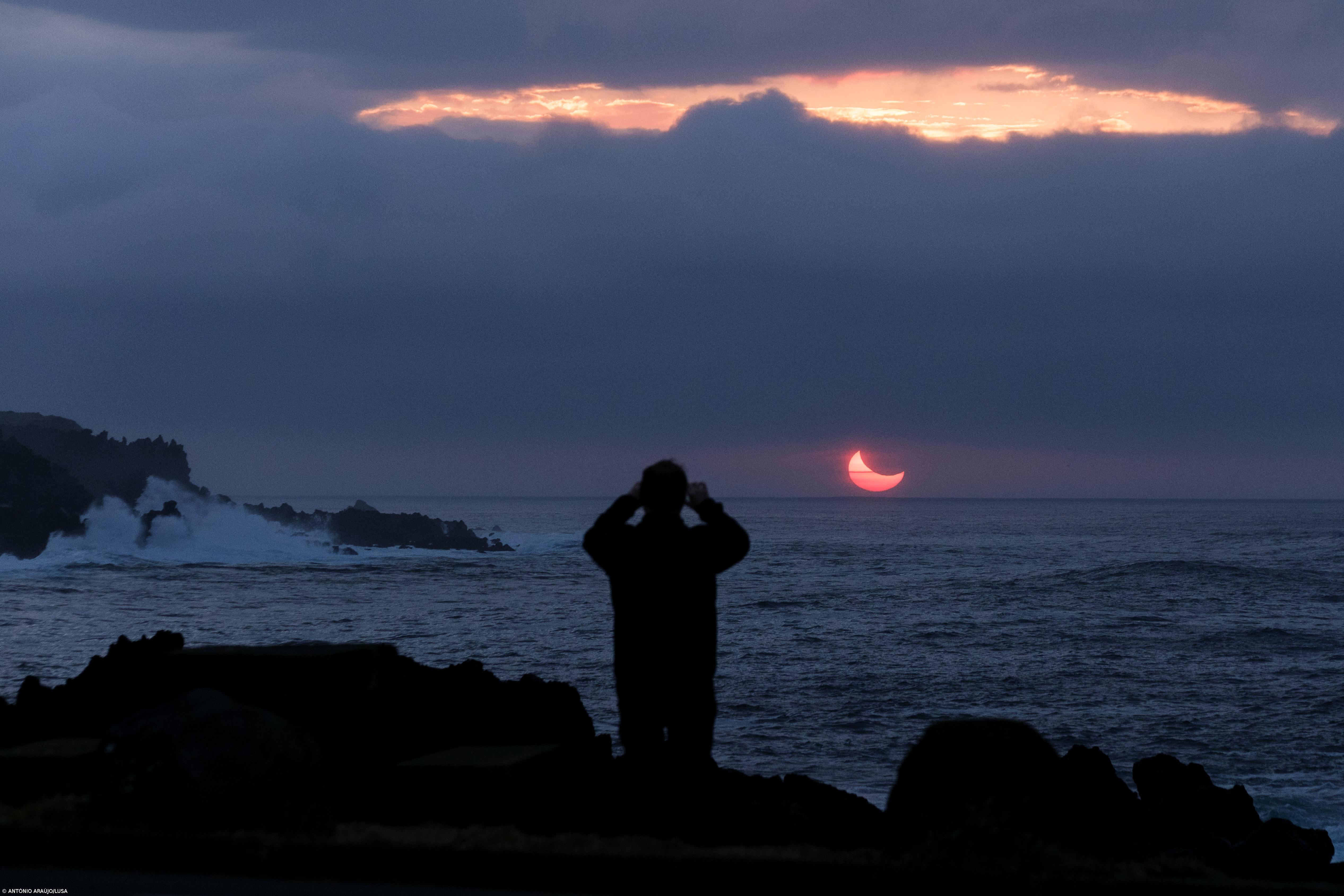 Eclipse solar parcial visto da ilha Terceira – Imagem 6