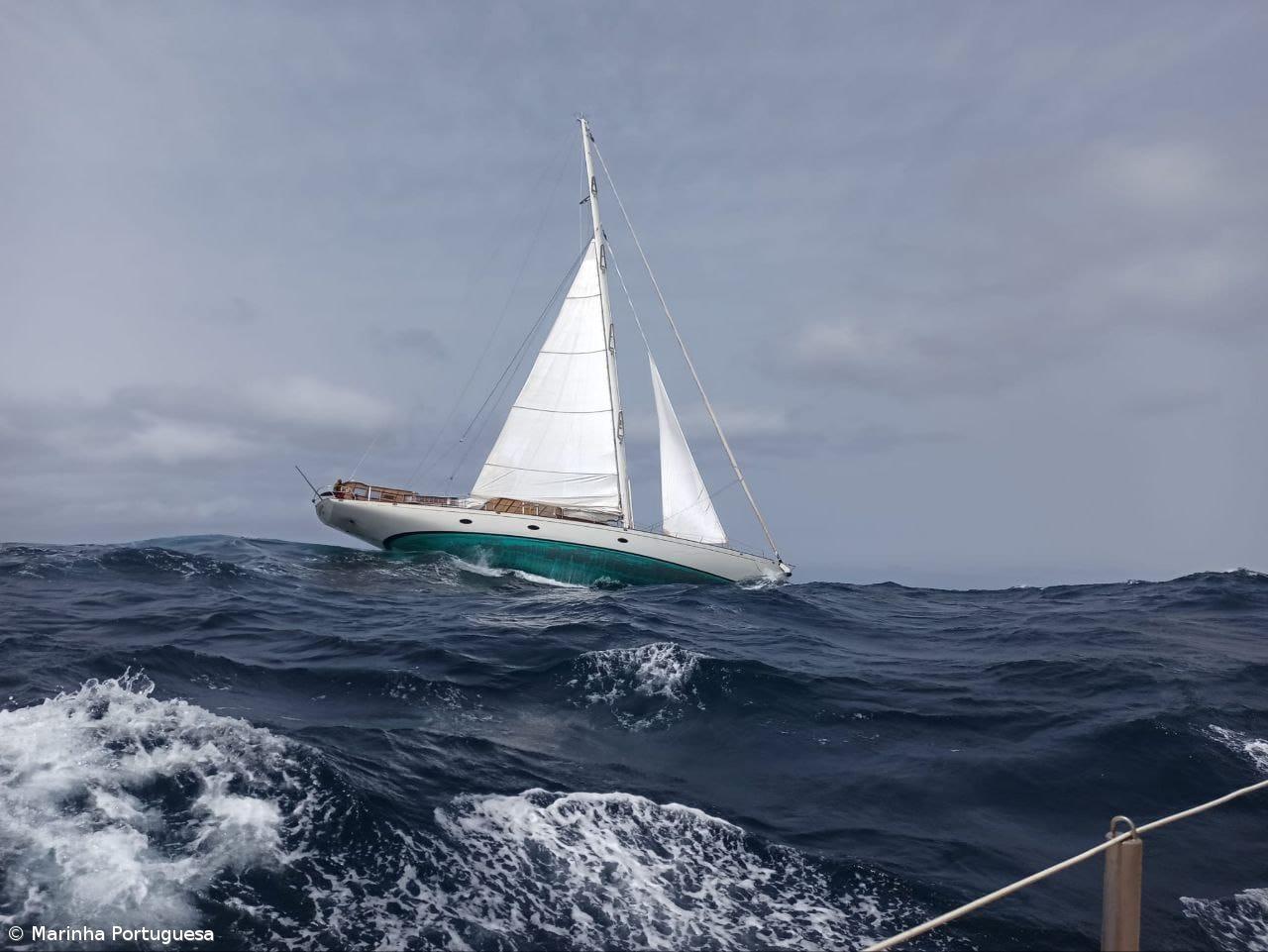 Marinha resgata sete pessoas a bordo de veleiro nos Açores – Imagem 2