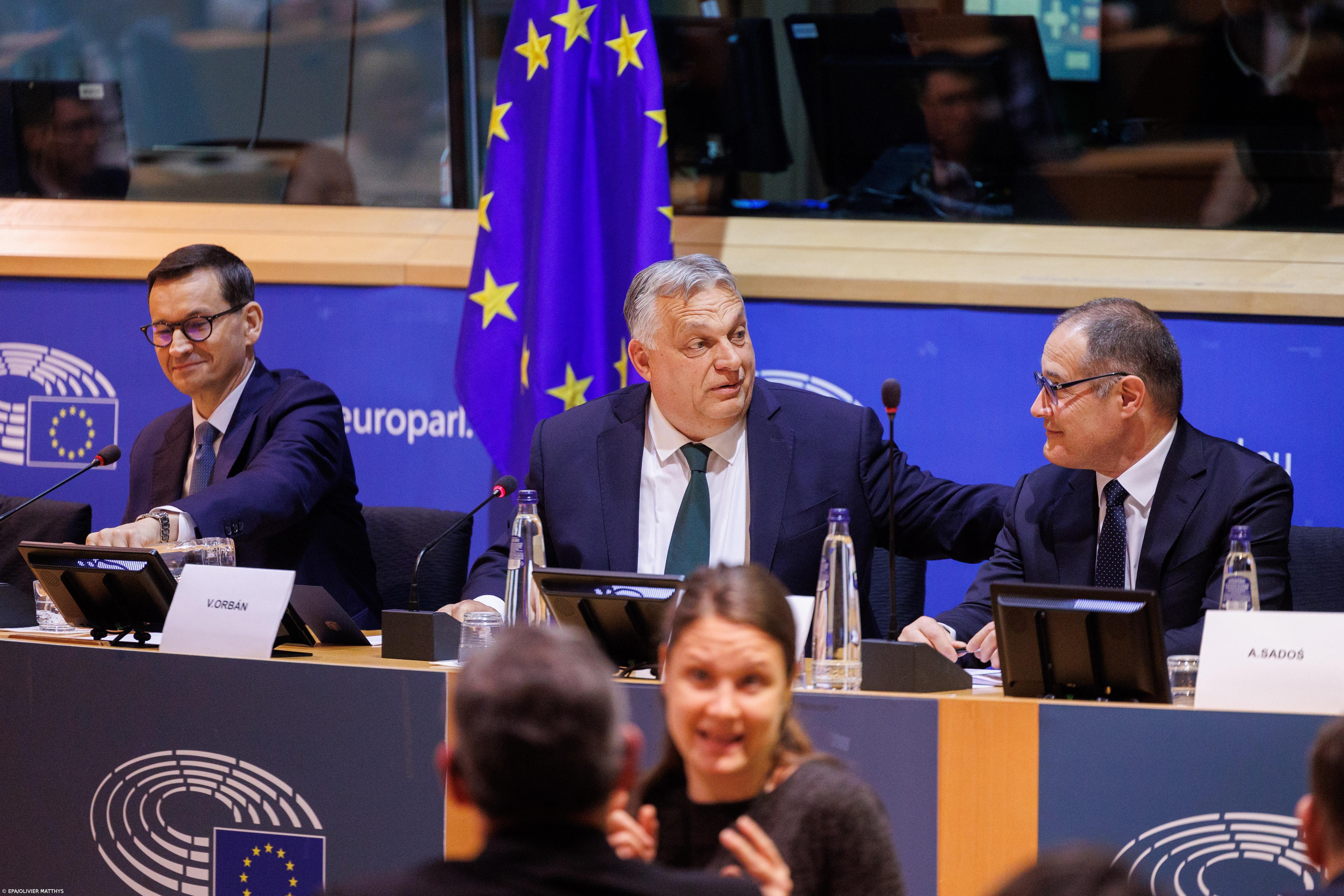 Orbán considera política de Bruxelas “um fracasso” e apela para “novos líderes” – Imagem 1