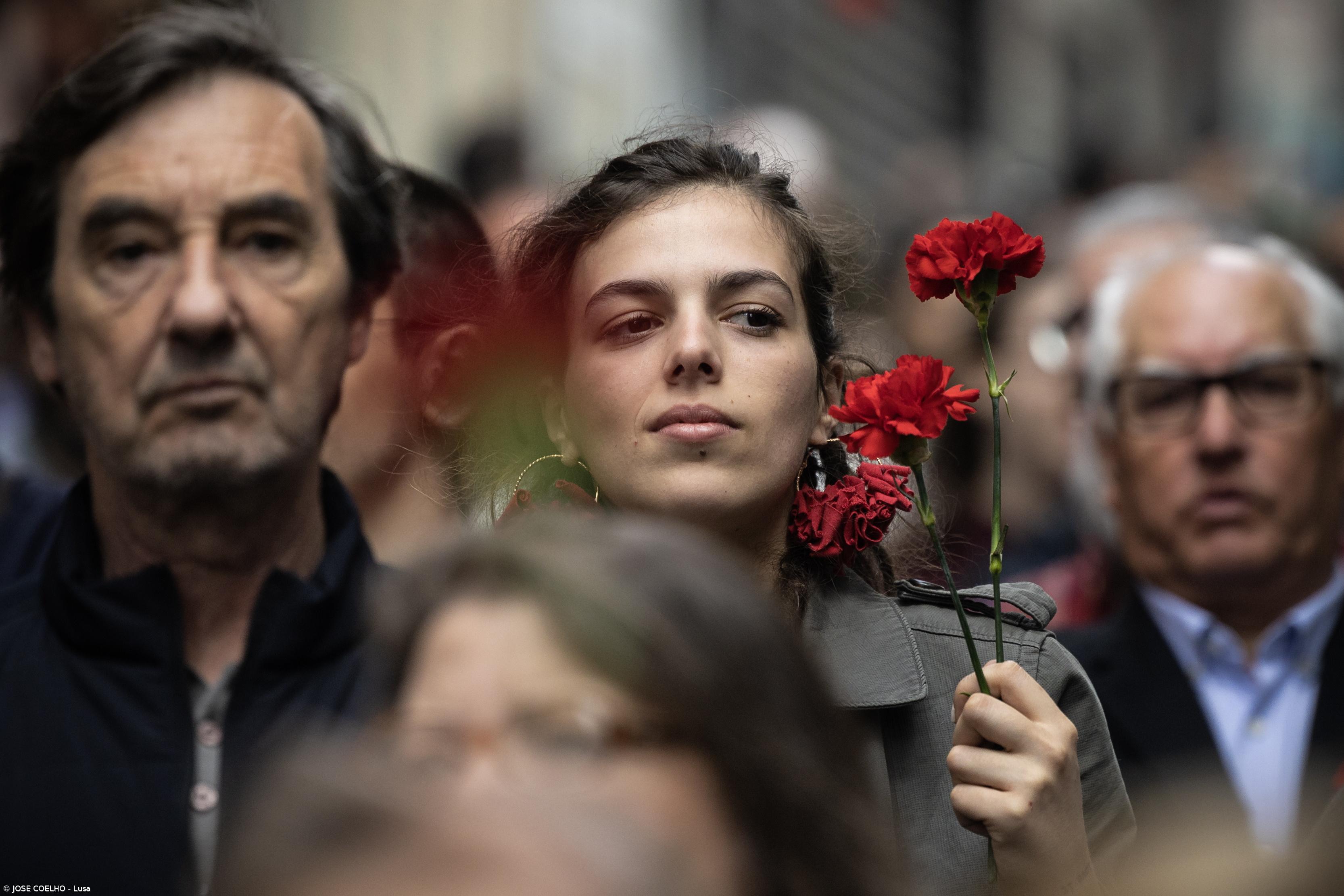 Muitos milhares na rua – Imagem 1