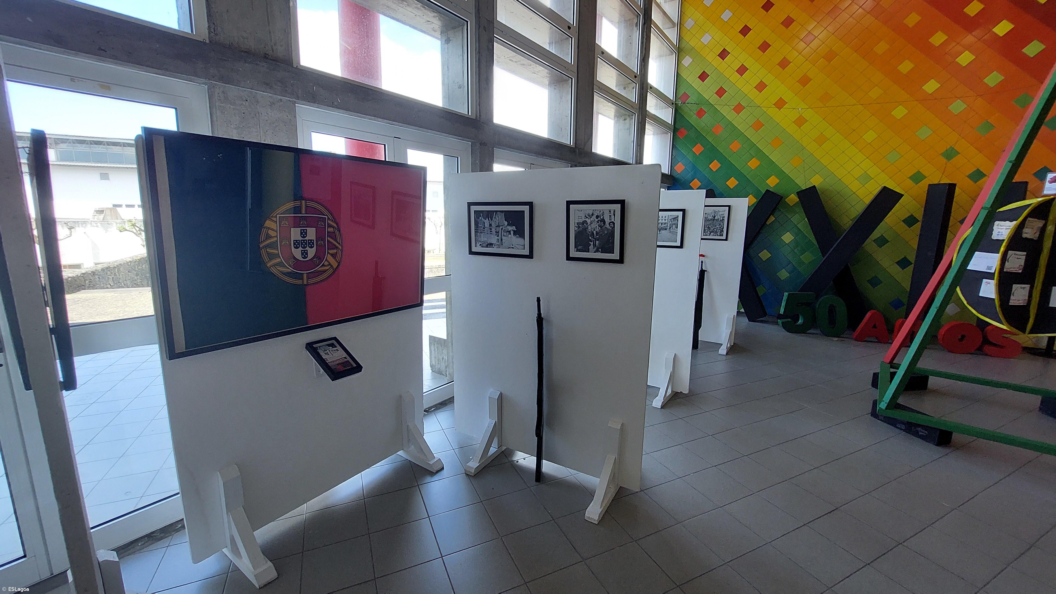 Fotografias e Bandeira Nacional cinquentenária em Exposição – Imagem 8