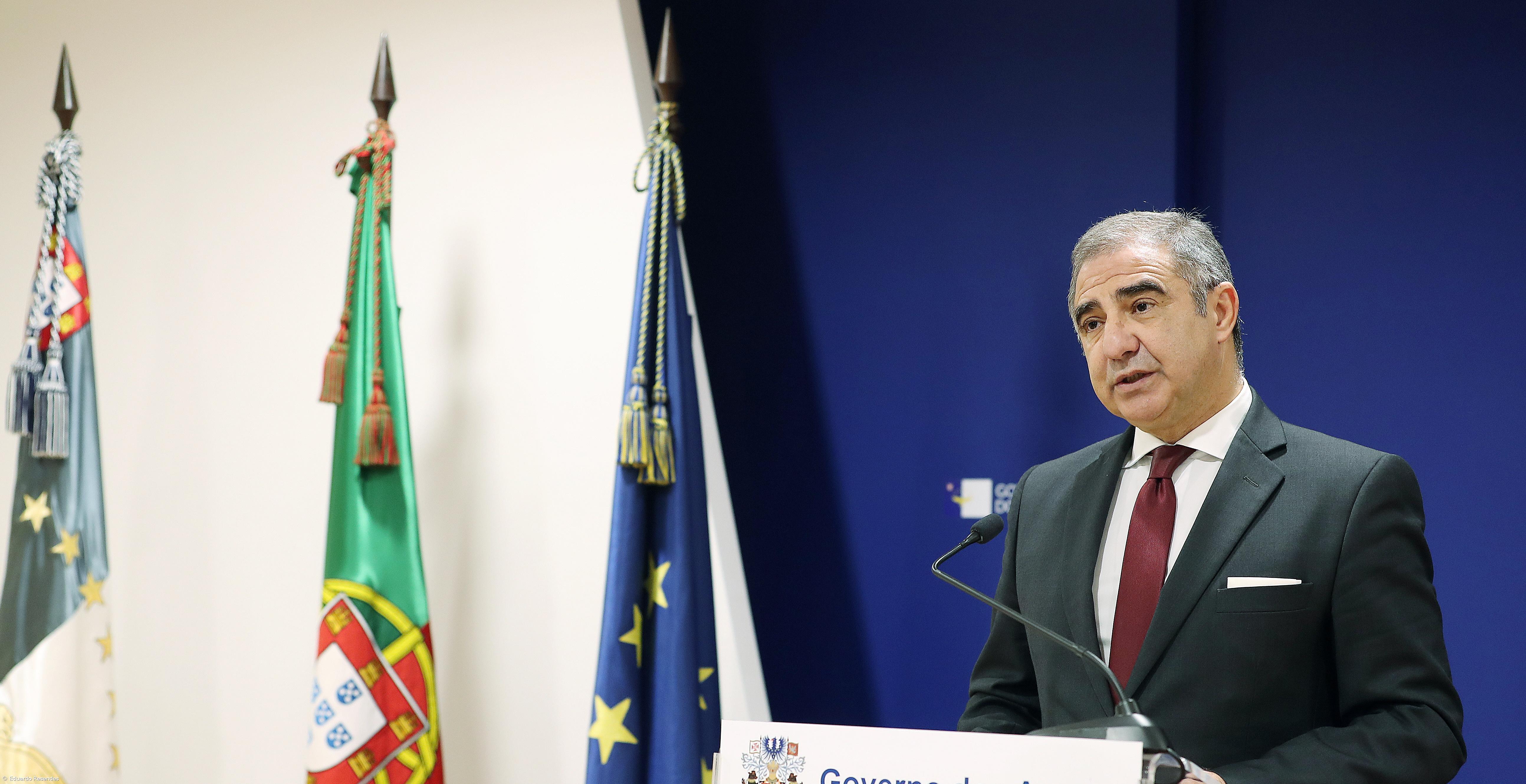 Líder do governo açoriano diz "confiar plenamente" na secretária da Saúde – Imagem 1