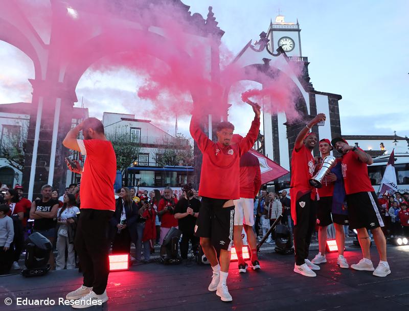 Santa Clara festeja nas Portas da Cidade o título de campeão da II Liga – Imagem 4