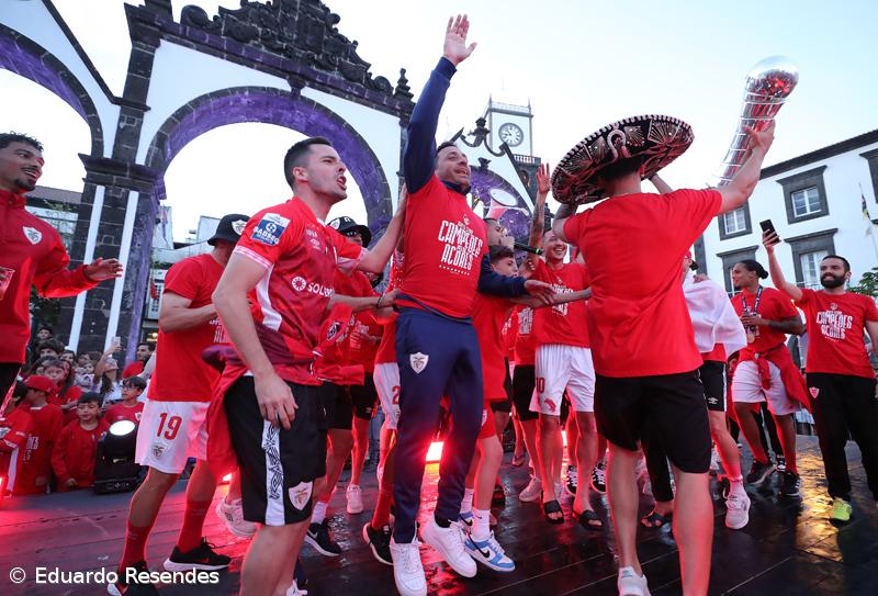 Santa Clara festeja nas Portas da Cidade o título de campeão da II Liga – Imagem 7