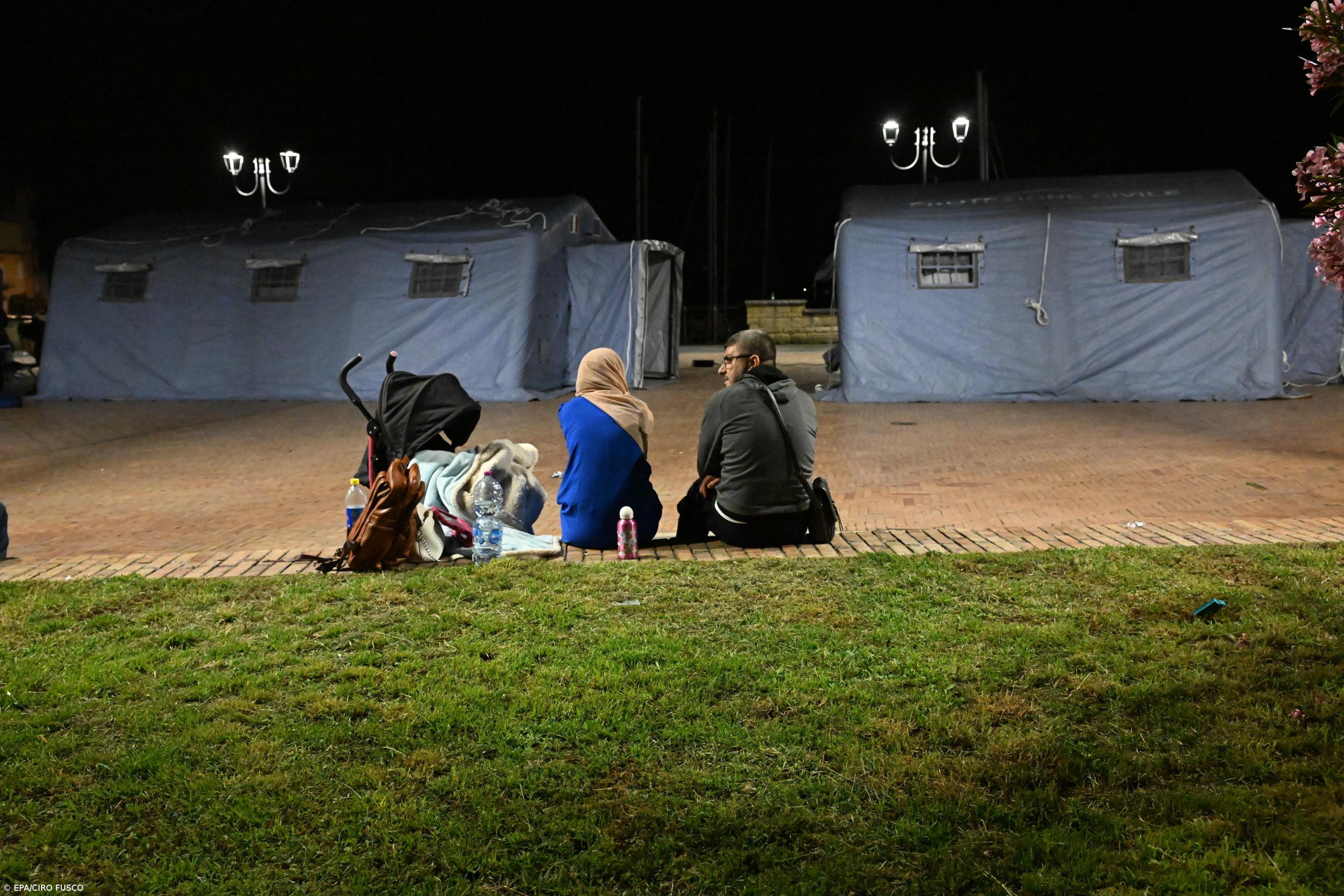 Nápoles registou durante a noite mais de 150 sismos sem vítimas – Imagem 1
