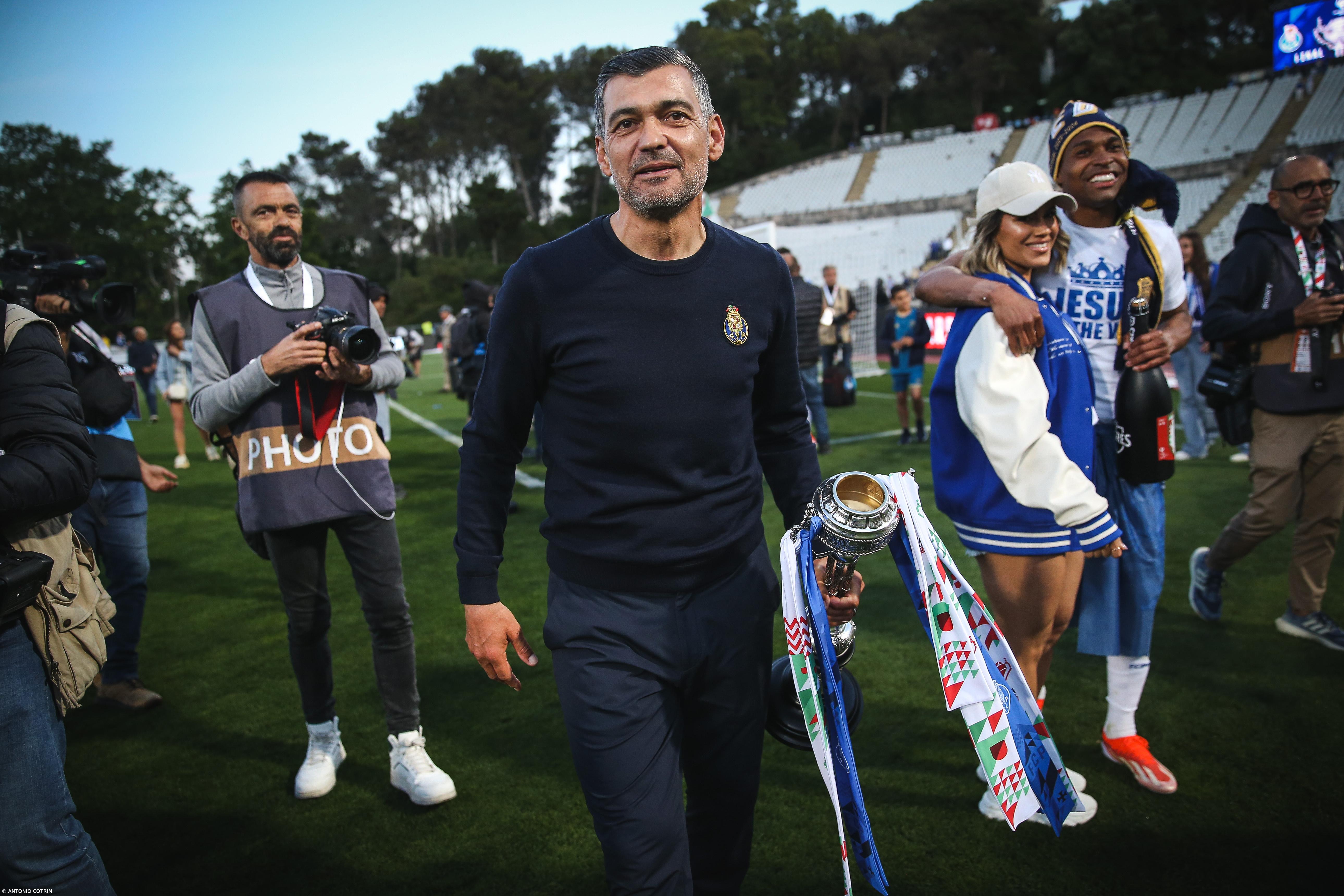 Sérgio Conceição é o terceiro treinador a vencer quatro finais – Imagem 1