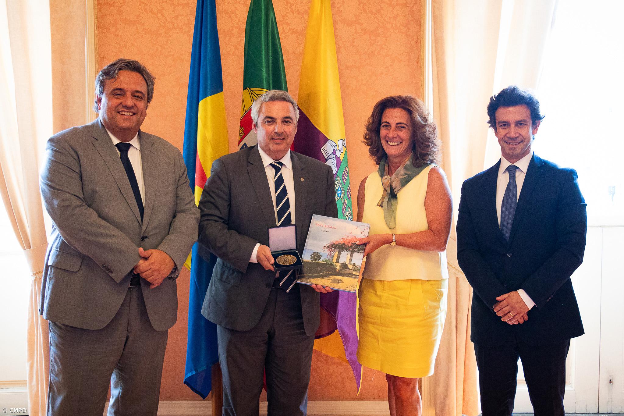 Nascimento Cabral recebido pela presidente da Câmara do Funchal – Imagem 1