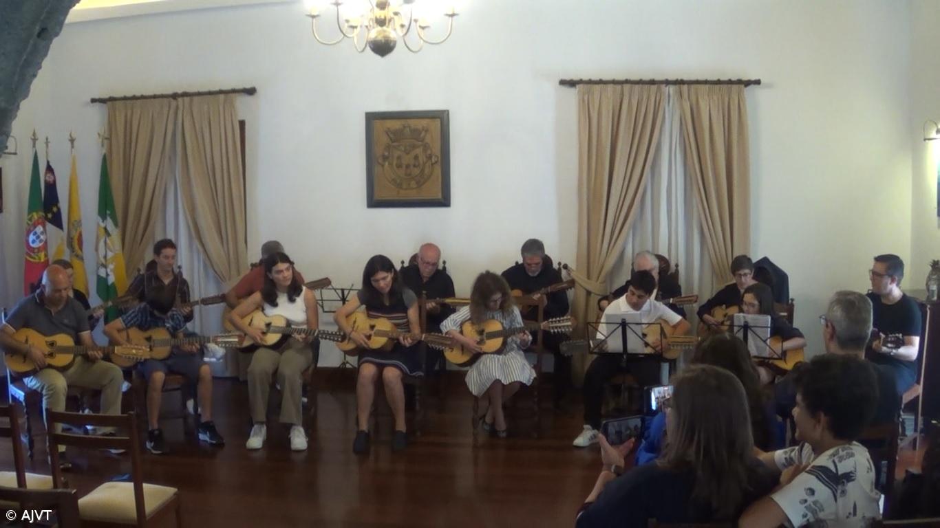 Associação de Juventude Viola da Terra assinalou o Dia Mundial da Criança – Imagem 1