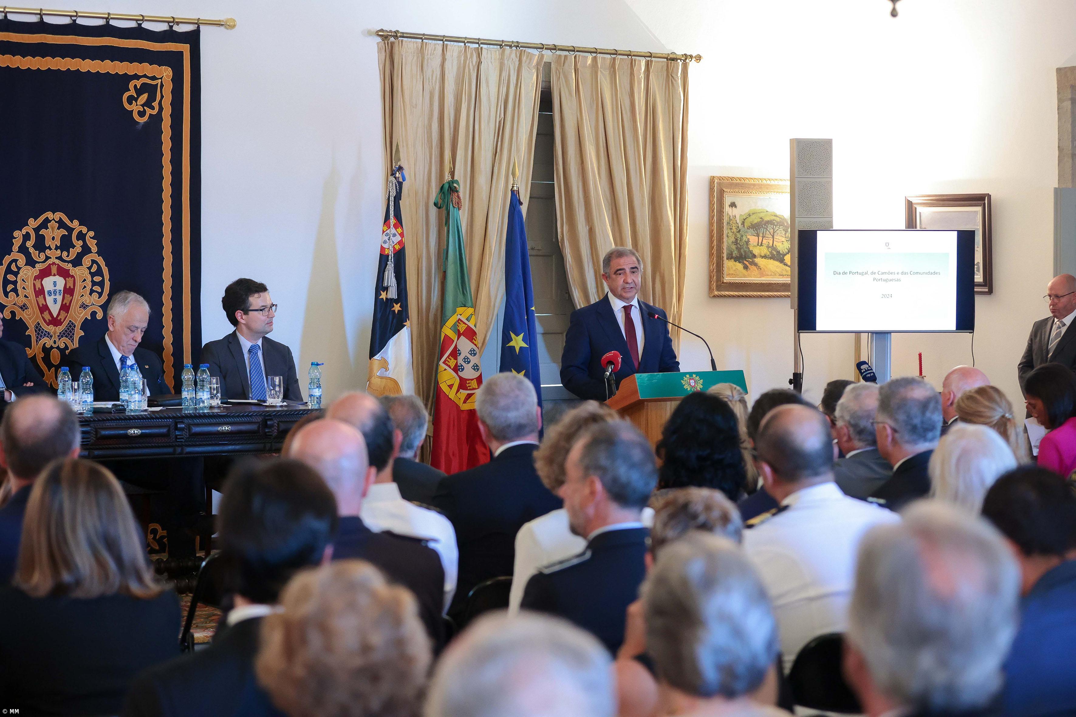 Bolieiro critica "centralismo serôdio" de juízes do TC sobre gestão do mar – Imagem 1