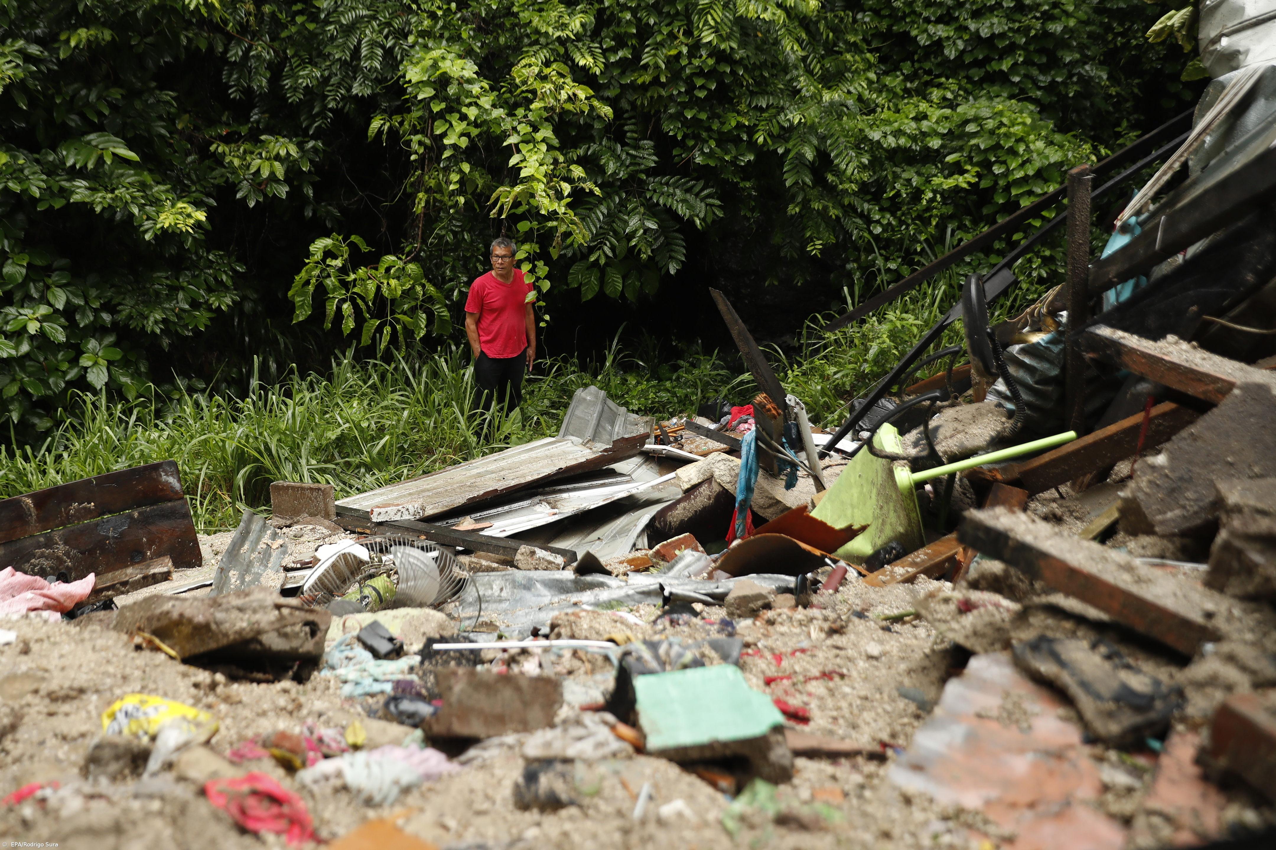 El Salvador reduz alerta e mantém 4.230 pessoas em abrigos devido a chuvas fortes – Imagem 1