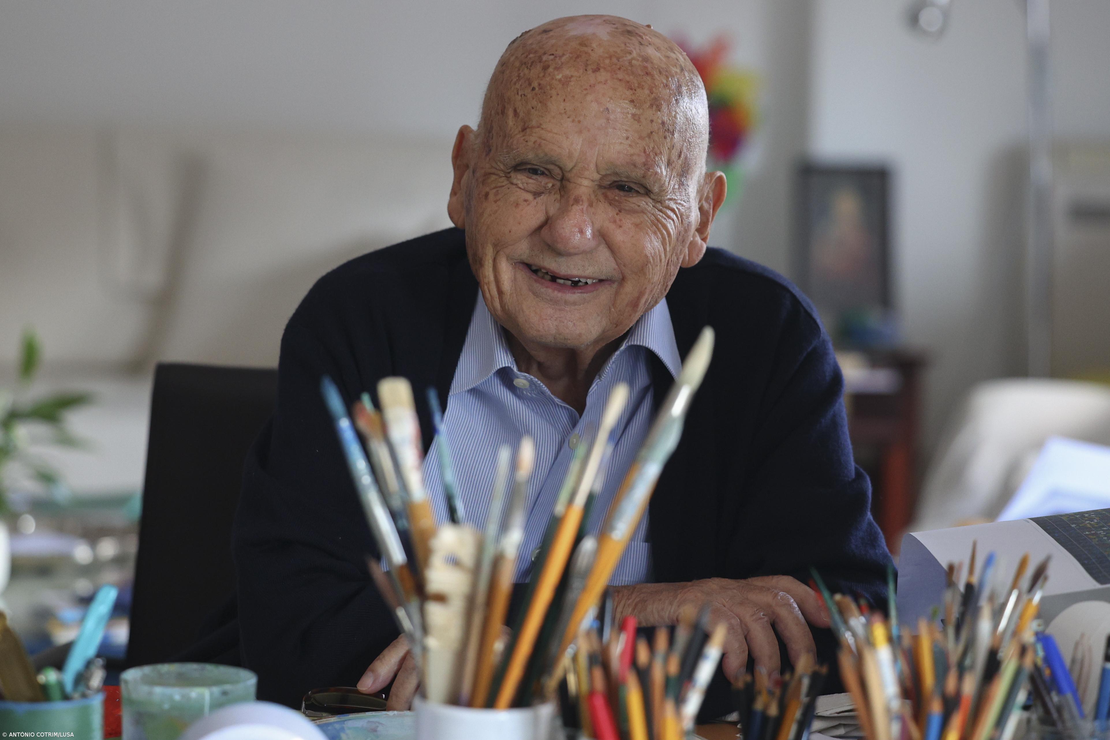 Morreu o pintor e ceramista Manuel Cargaleiro aos 97 anos – Imagem 1