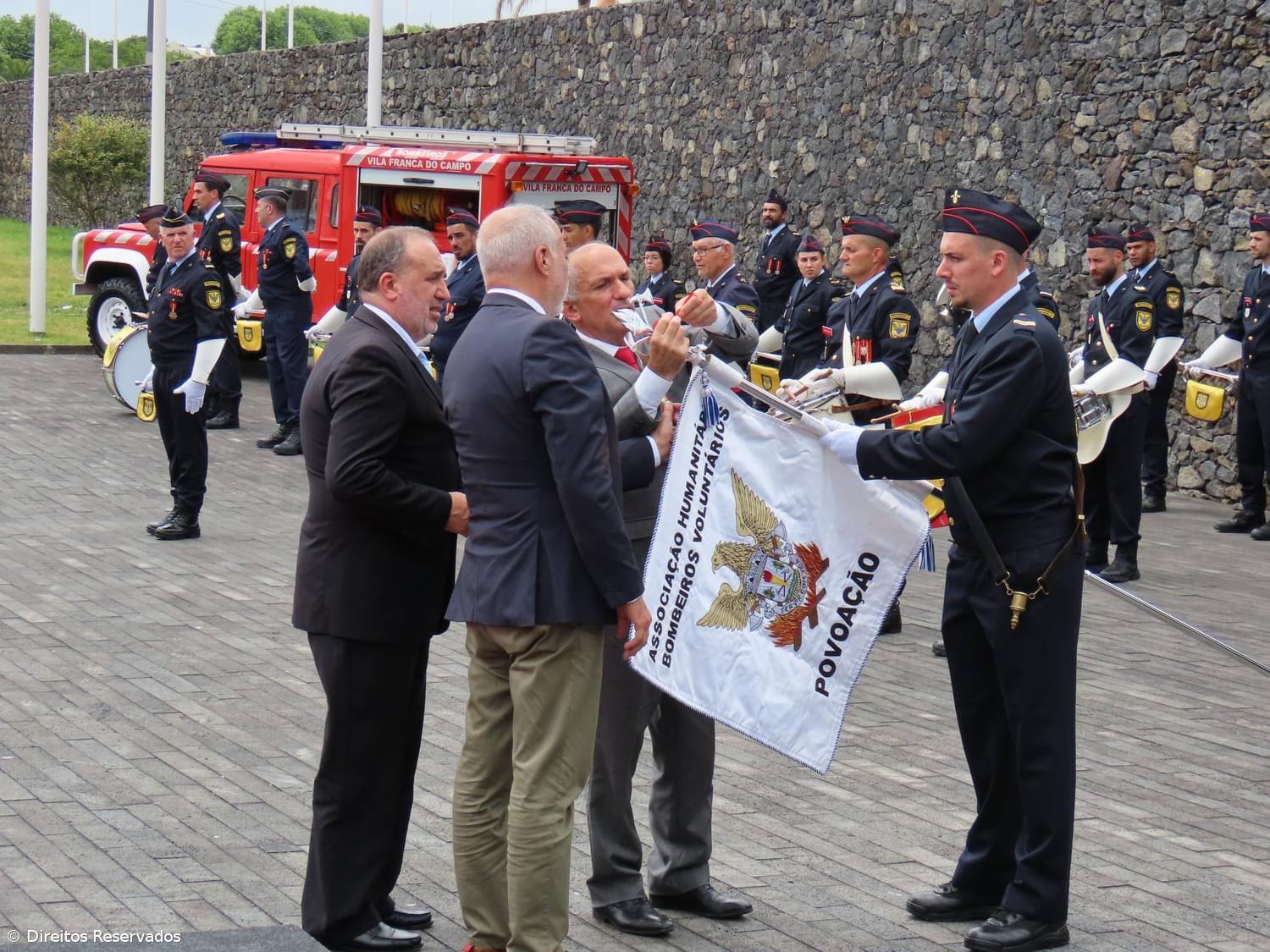 Condecoradas corporações que ajudaram a combater fogo no HDES – Imagem 1