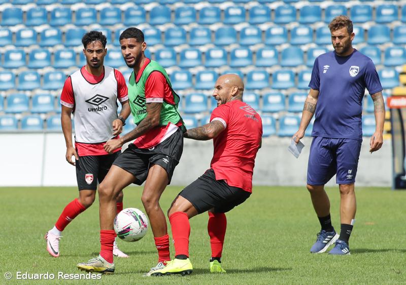 Santa Clara regressa aos treinos com 25 jogadores incluindo os três reforços – Imagem 9
