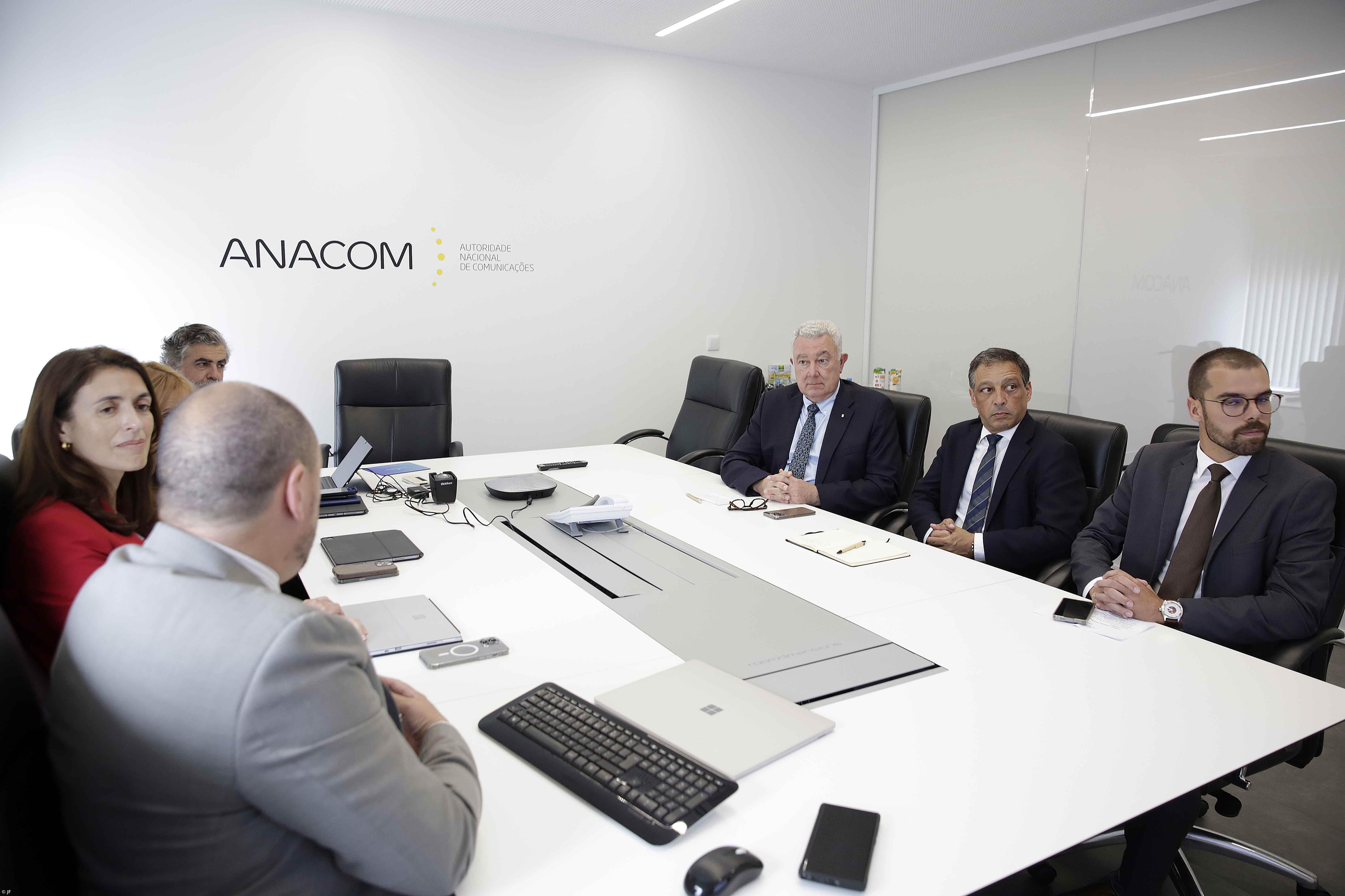 Açores e Anacom alertam para necessidade de substituir cabos submarinos interilhas  – Imagem 1