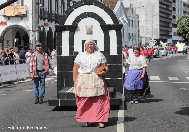 Tradição e partilha unidas na celebração do Espírito Santo – Imagem 3