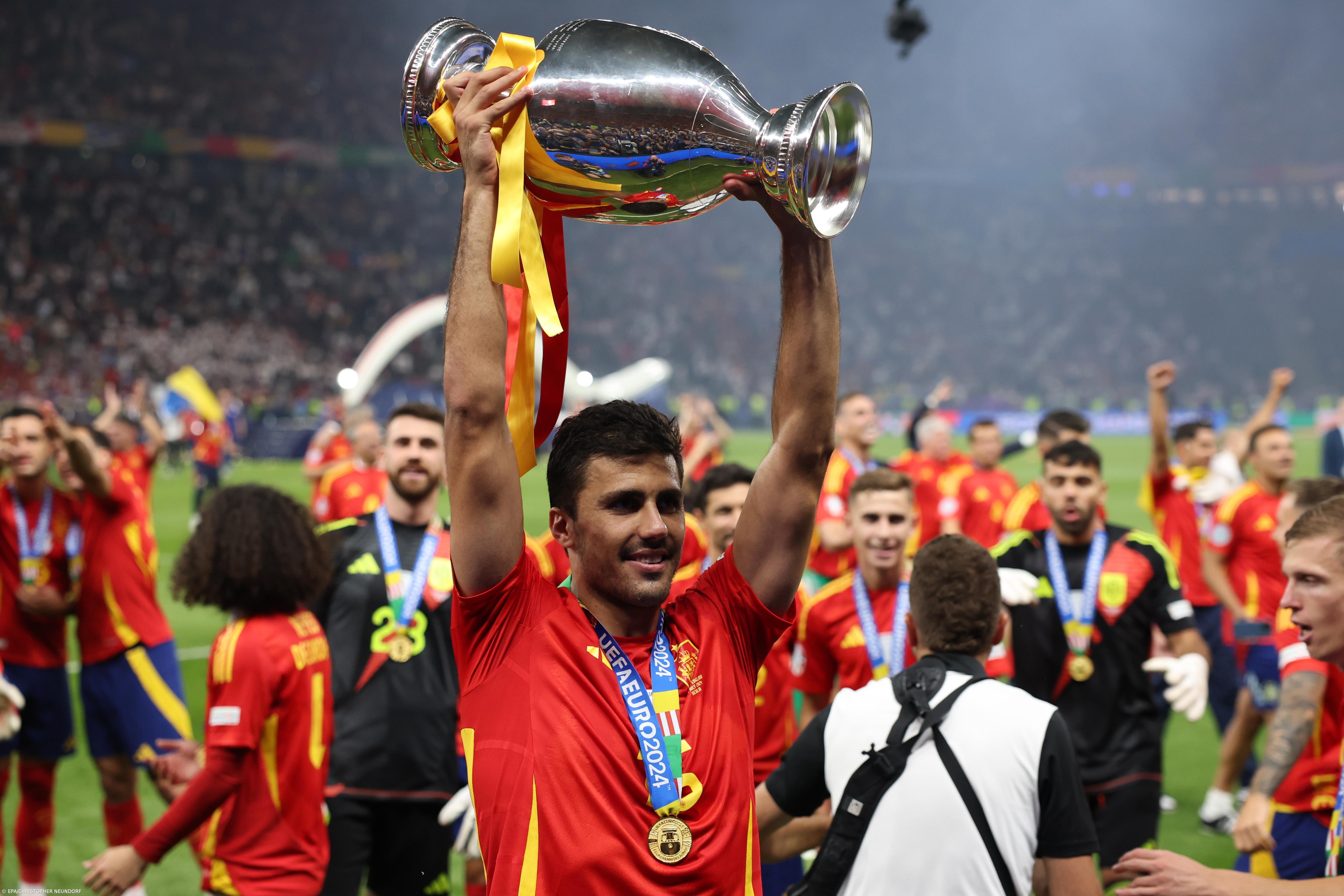 UEFA investiga cânticos de Morata e Rodri nos festejos do título europeu – Imagem 1