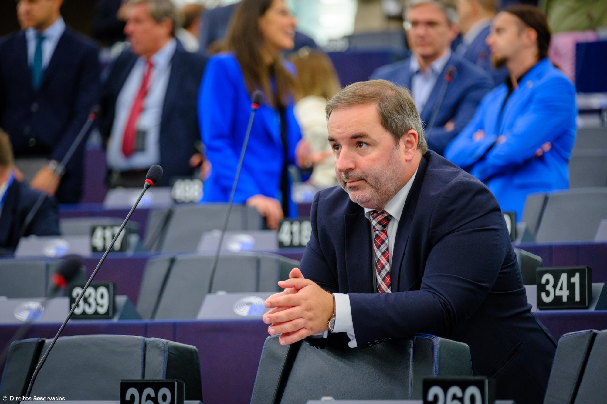 Nascimento Cabral defende revisão da política de pescas  – Imagem 1