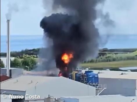 Incêndio na Bel faz dois feridos graves (Com vídeo)  – Imagem 1