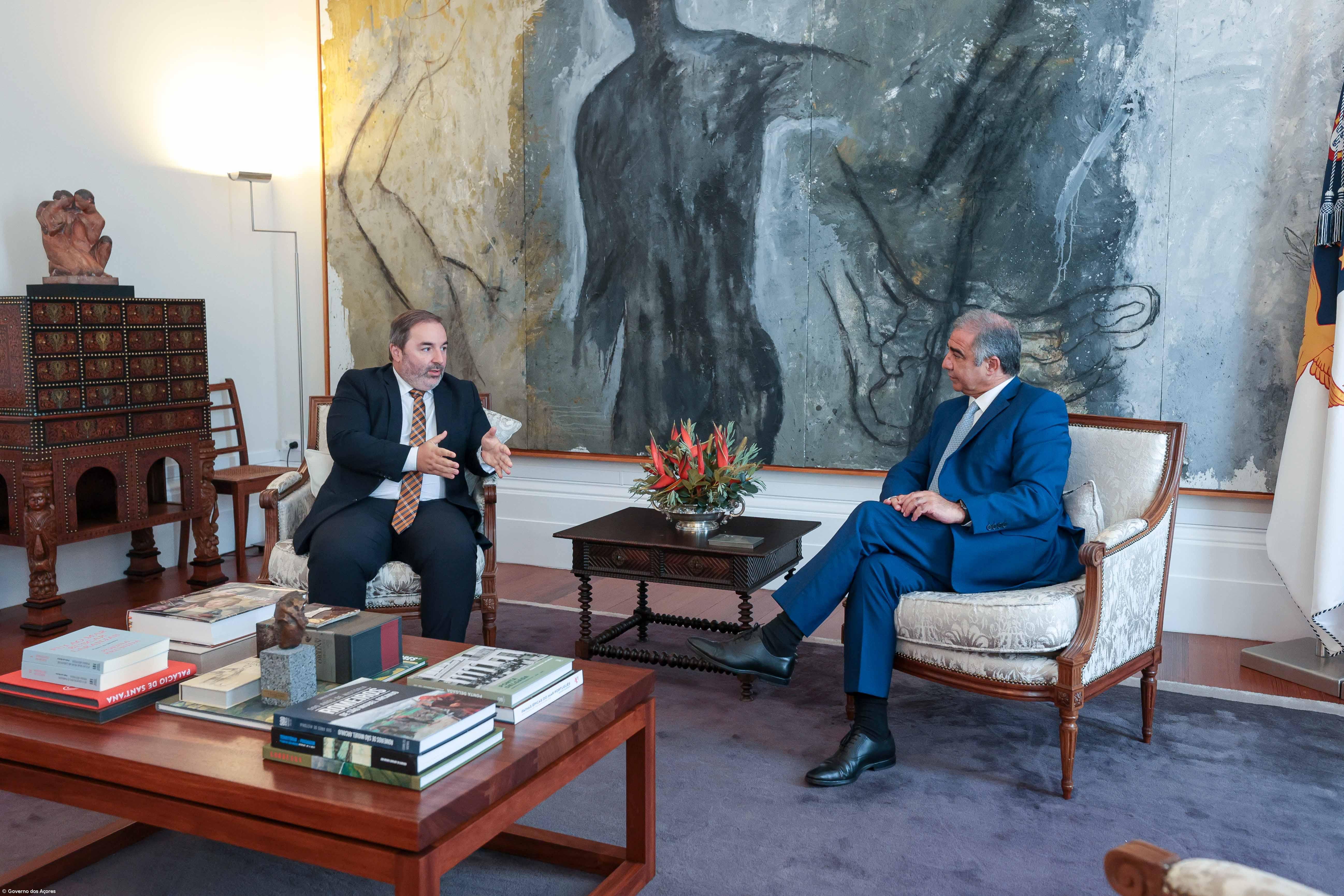 Líder do Governo dos Açores insiste na criação de programa da UE para transportes – Imagem 1