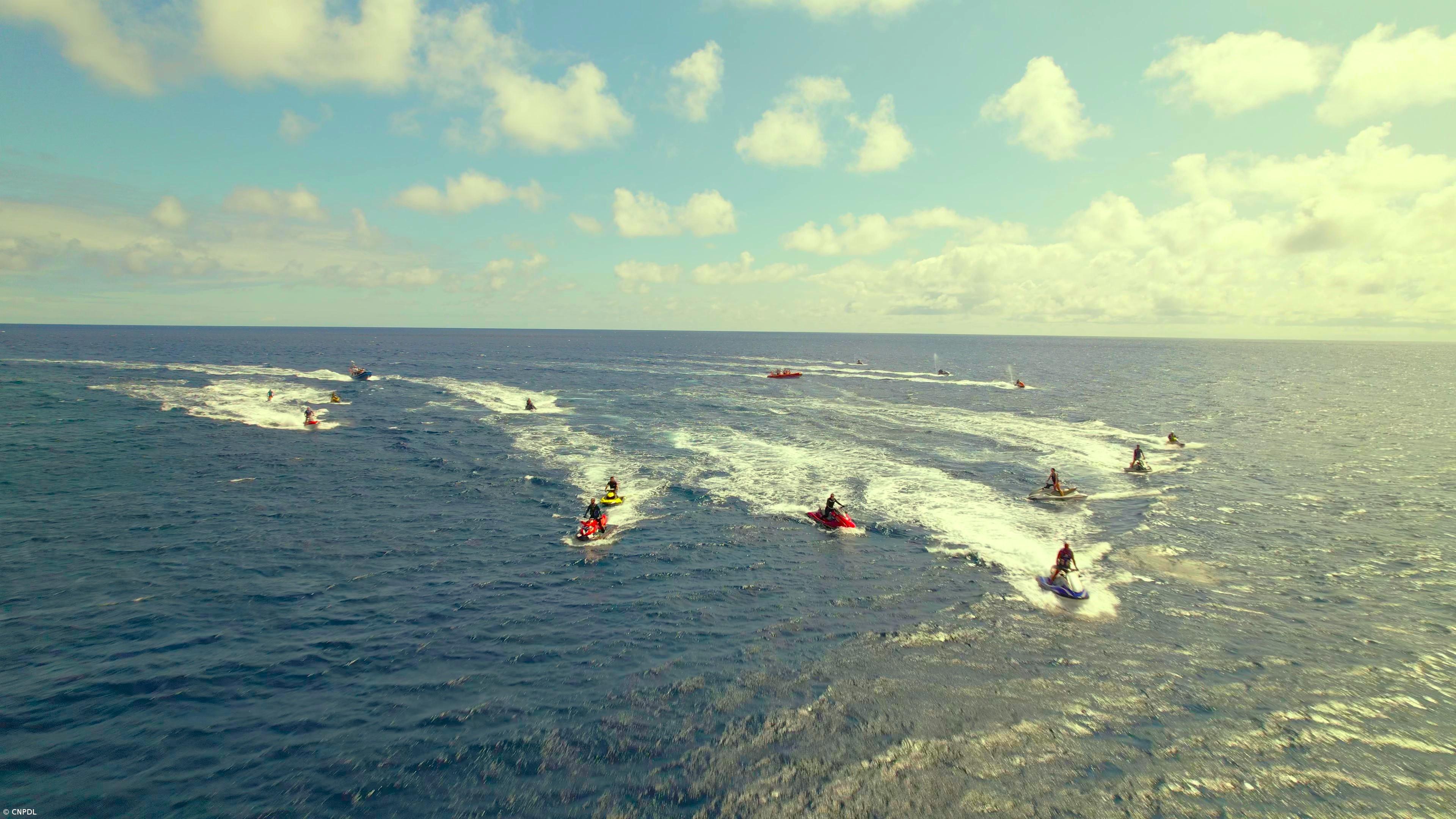 Volta à Ilha em Motos de Água no sábado – Imagem 1