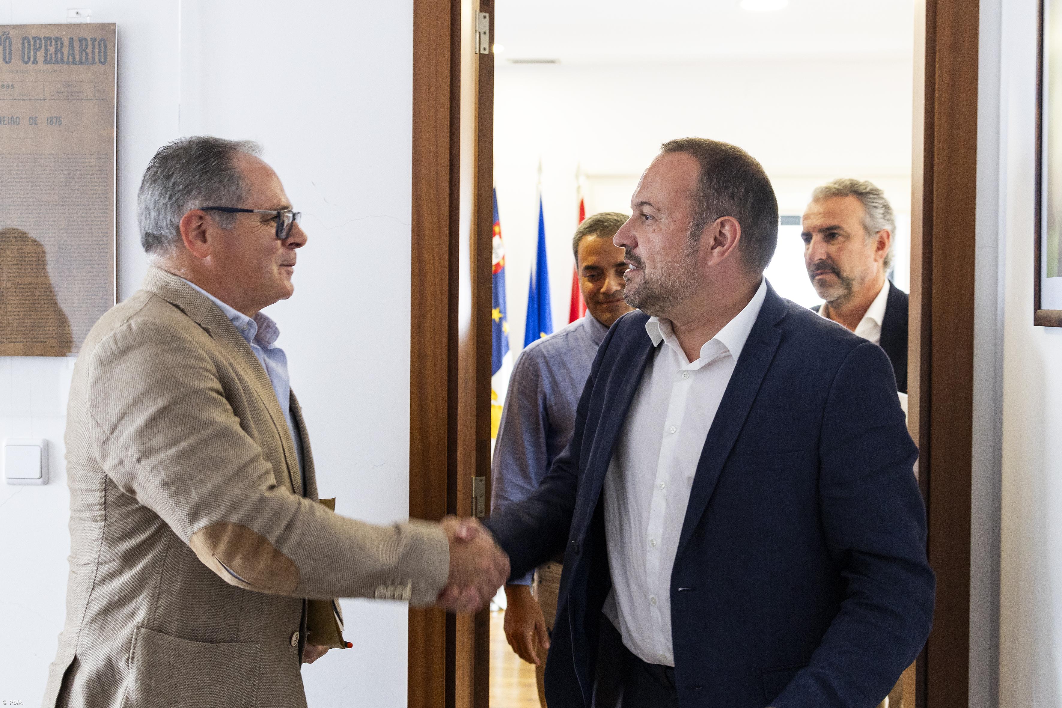 PS/Açores reivindica pagamentos em atraso e mais apoios para as pescas – Imagem 1