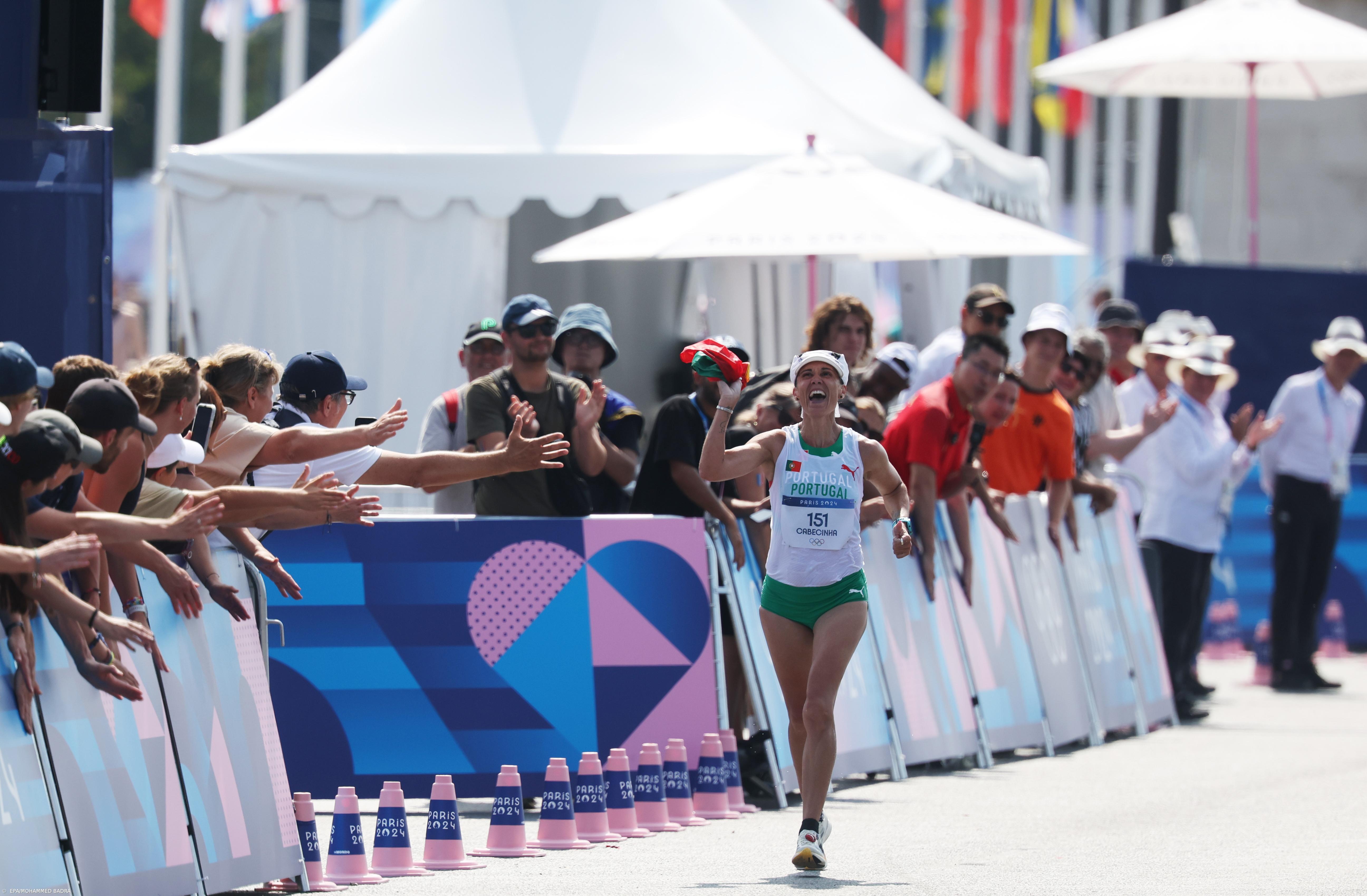 Ana Cabecinha despede-se da marcha ovacionada em Paris – Imagem 1