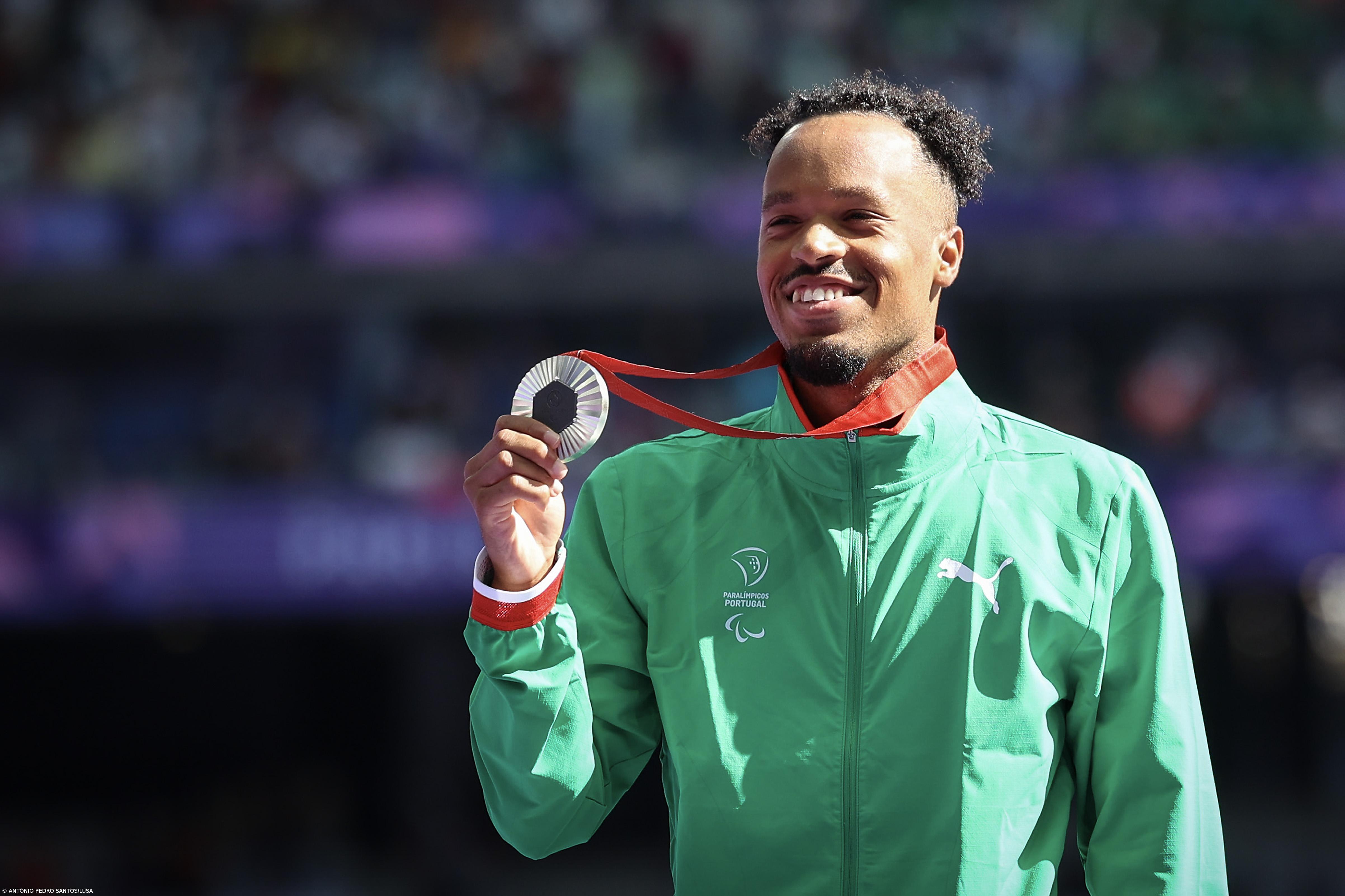 Sandro Baessa dá quinta medalha a Portugal com prata nos 1.500 metros – Imagem 2