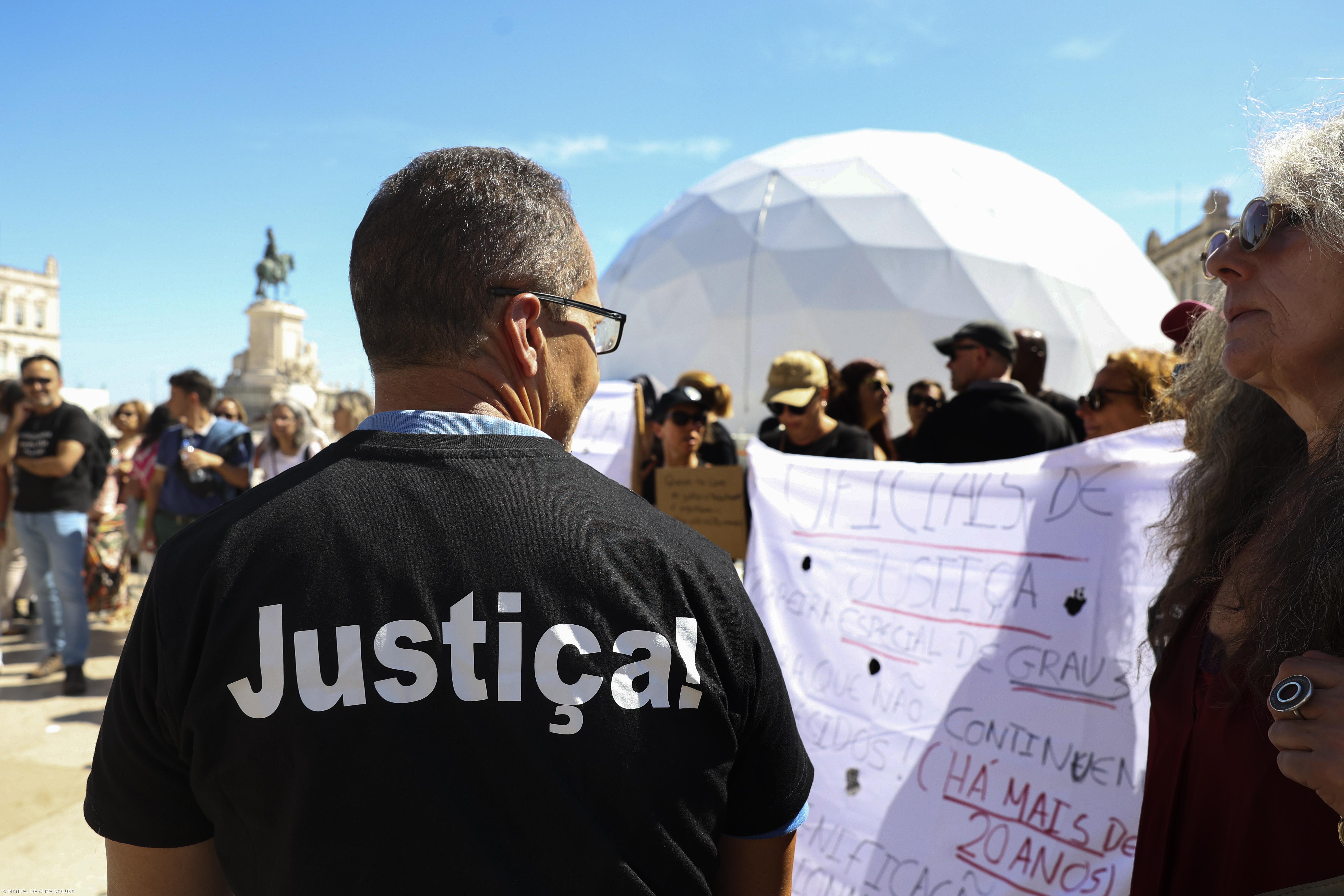Oficiais de justiça criticam acordo com Governo e manifestam-se pela revisão da tabela salarial – Imagem 2