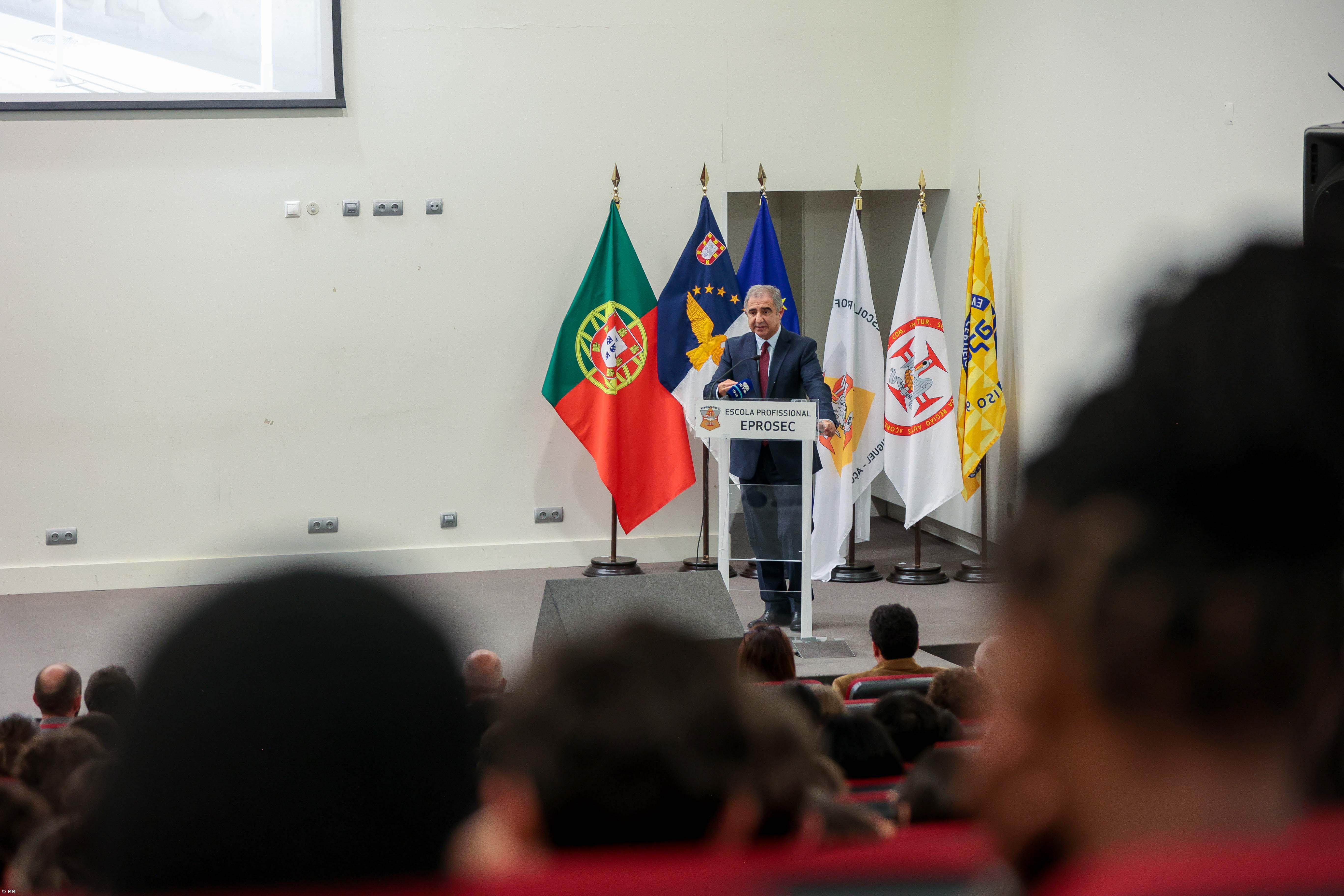 Açores com mais 121 alunos no ensino profissional do que no ano letivo anterior – Imagem 1
