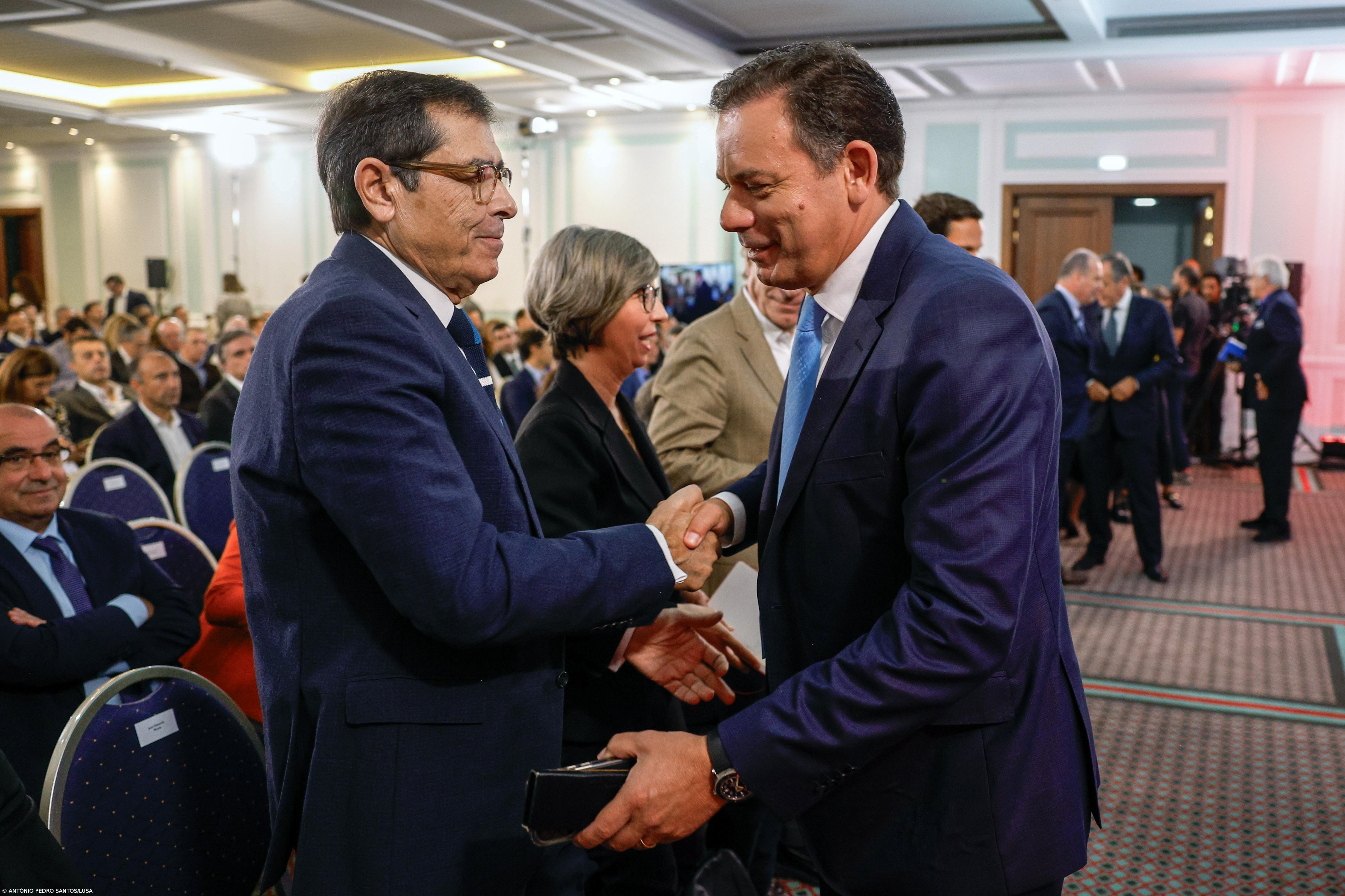 Montenegro acentua que não é só a RTP que presta serviço público – Imagem 1