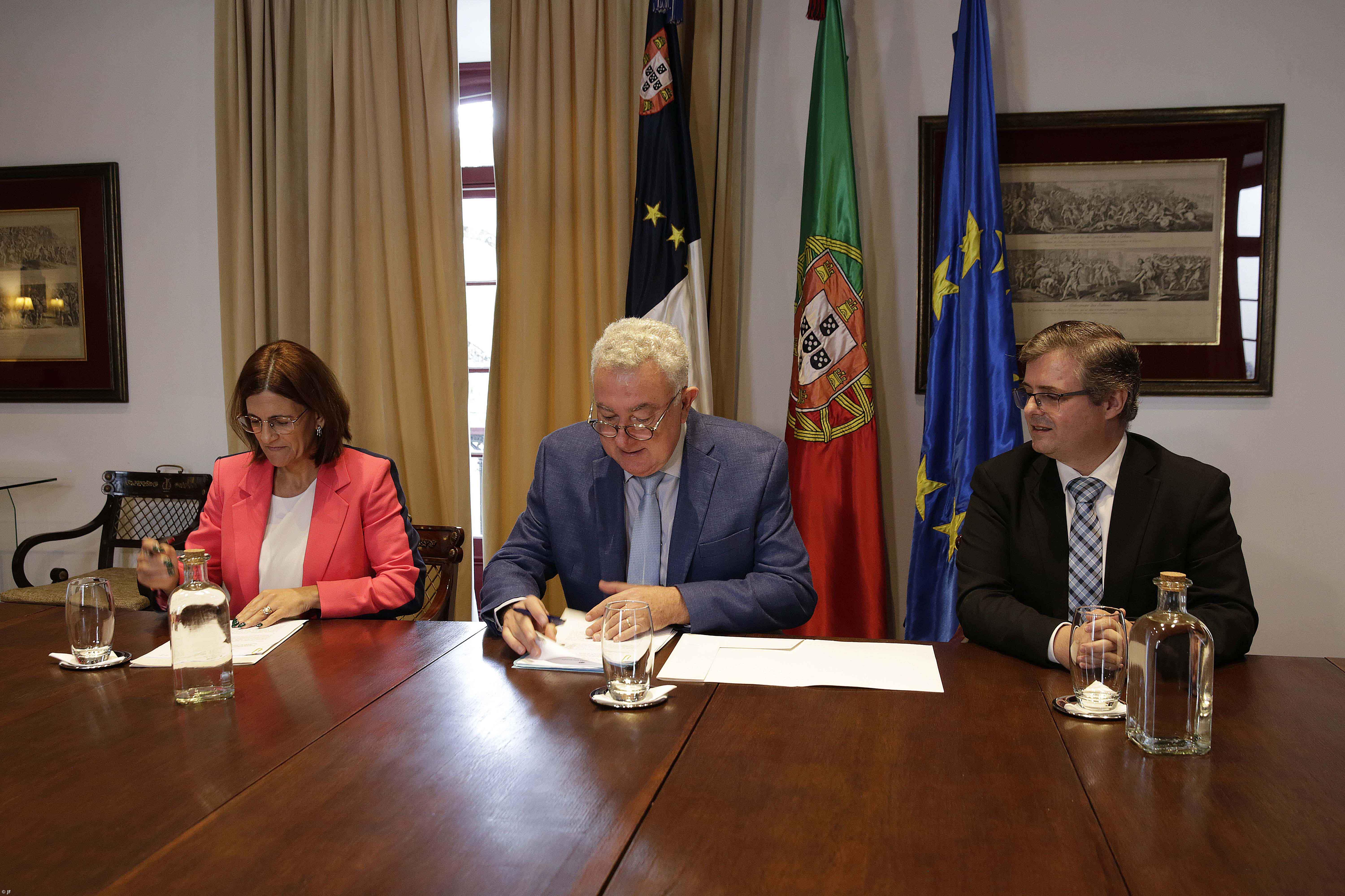 Governo Regional apoia Universidade dos Açores com 950 mil euros  – Imagem 1