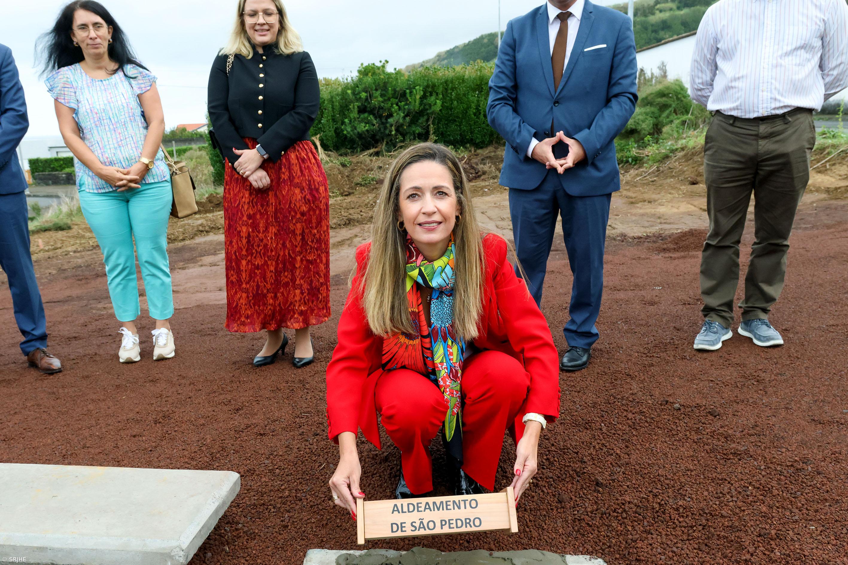 Lançamento da primeira pedra da construção de 12 apartamentos na freguesia da Maia  – Imagem 1