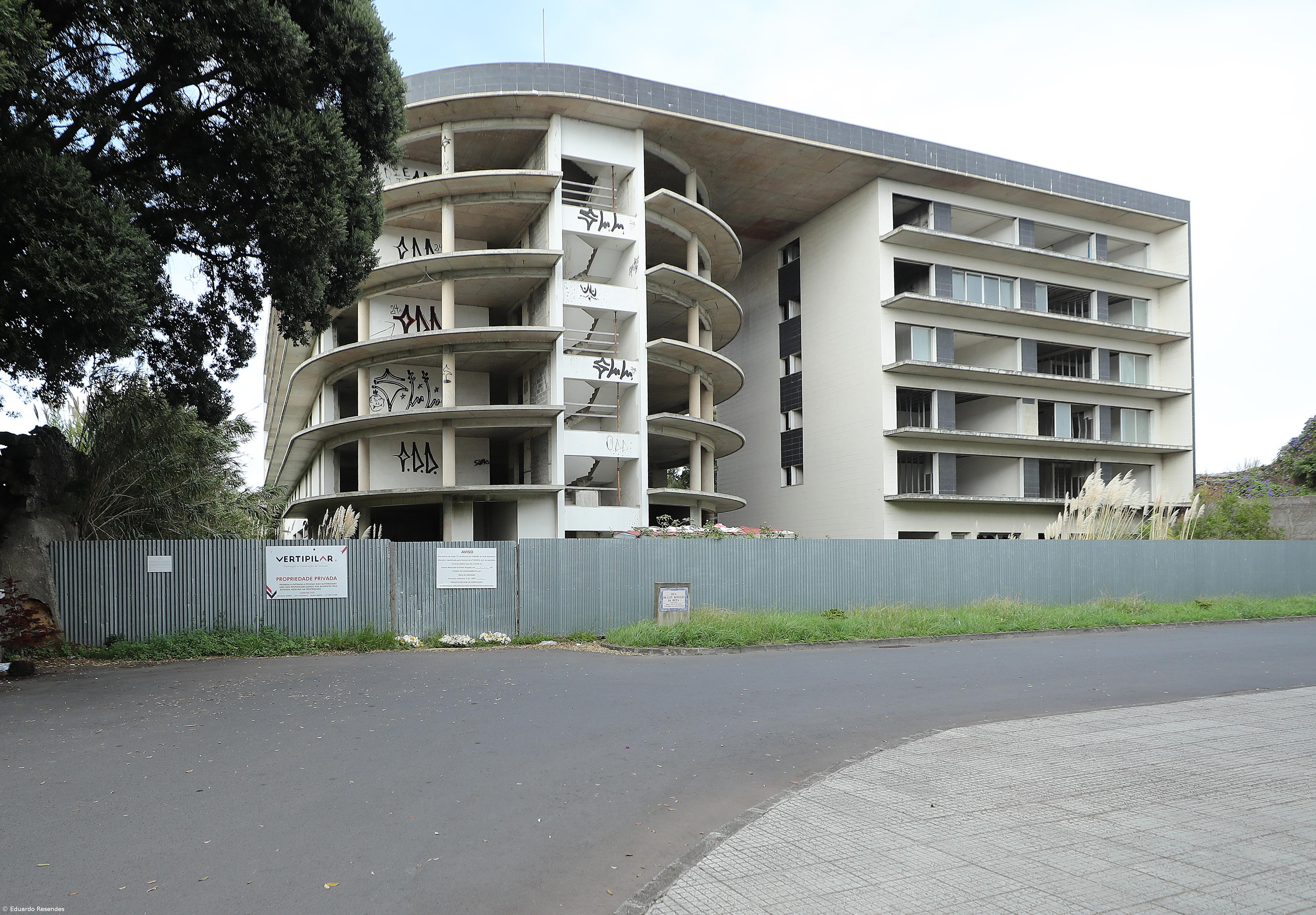 Prédio devoluto gera insegurança a moradores – Imagem 1