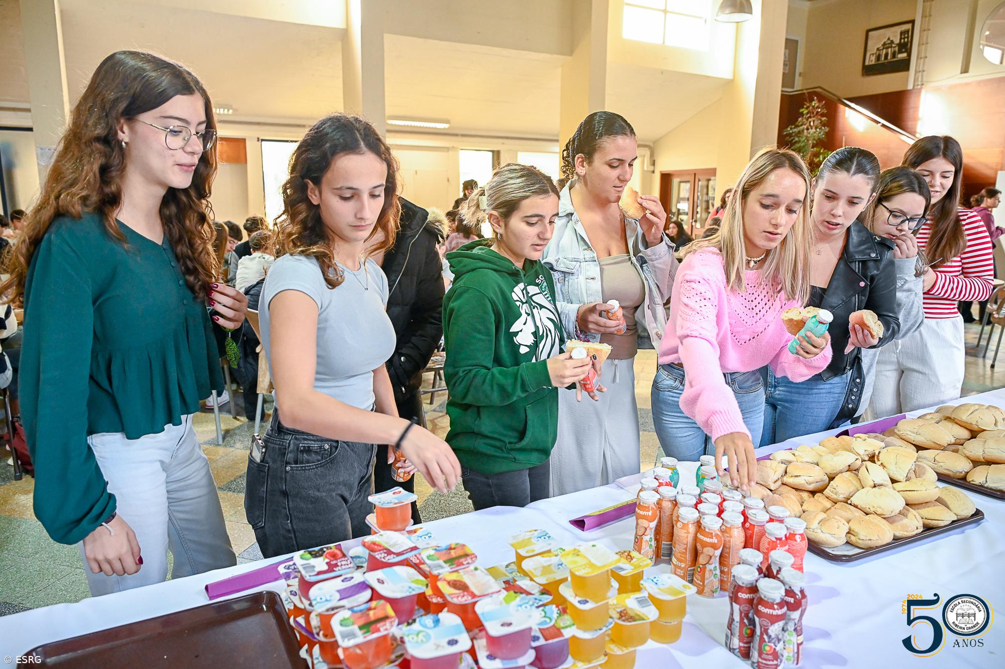Escola da Ribeira Grande acolheu o XII Mega pequeno-almoço – Imagem 1