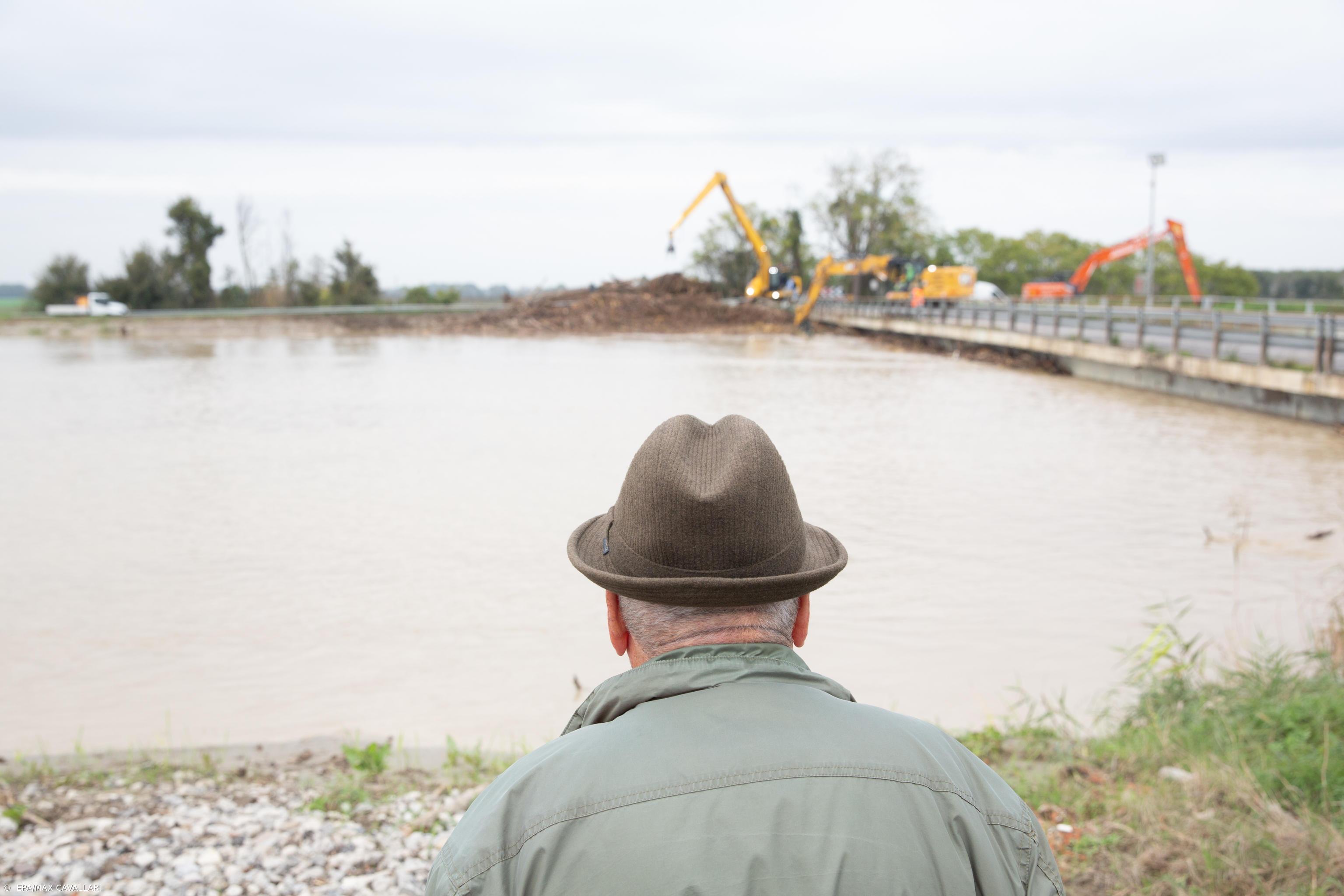 Várias regiões da Itália em alerta máximo devido às fortes chuvas e inundações – Imagem 1