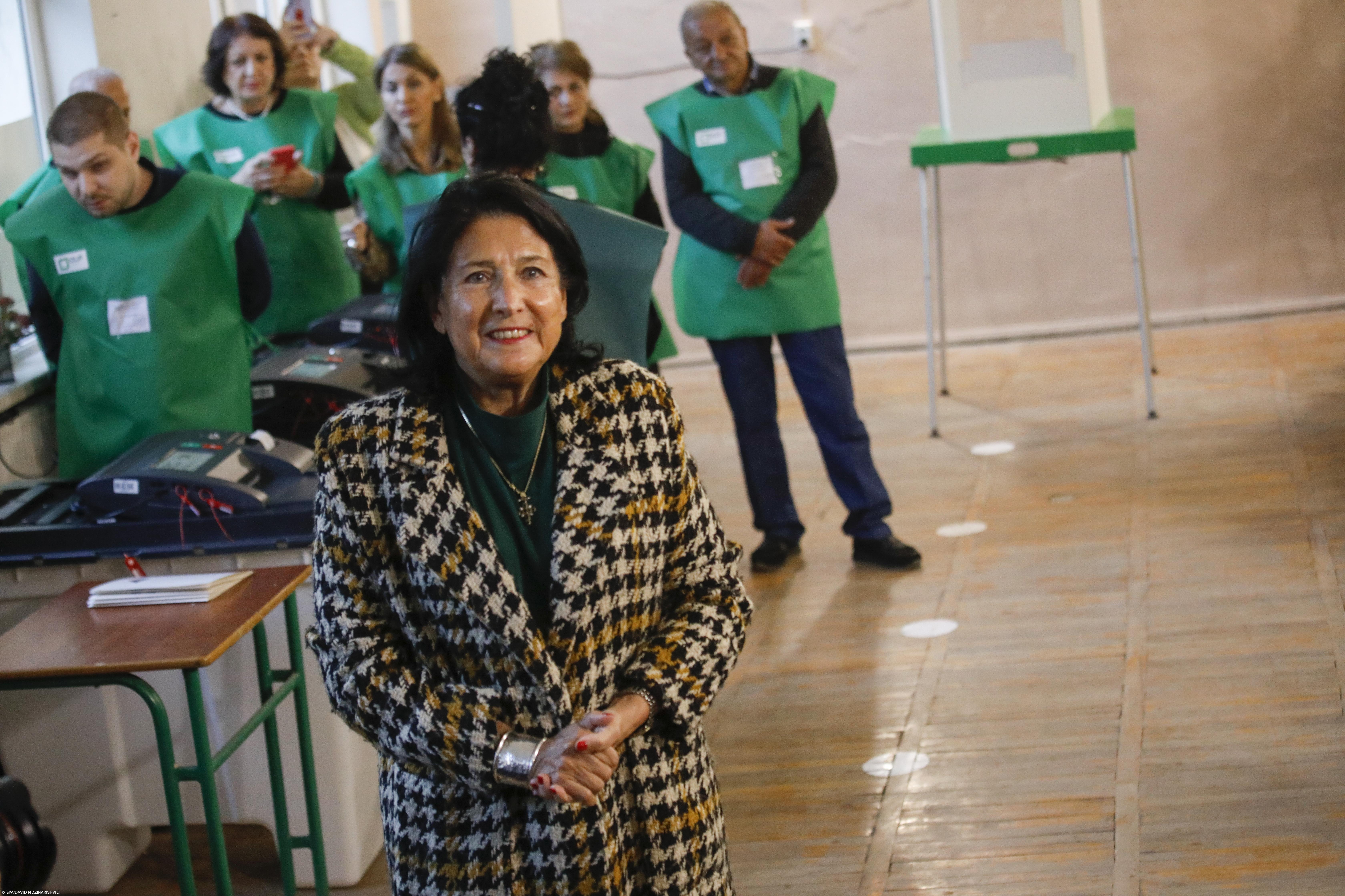 Presidente da Geórgia insta Ocidente a apoiar protestos contra resultados das eleições – Imagem 1