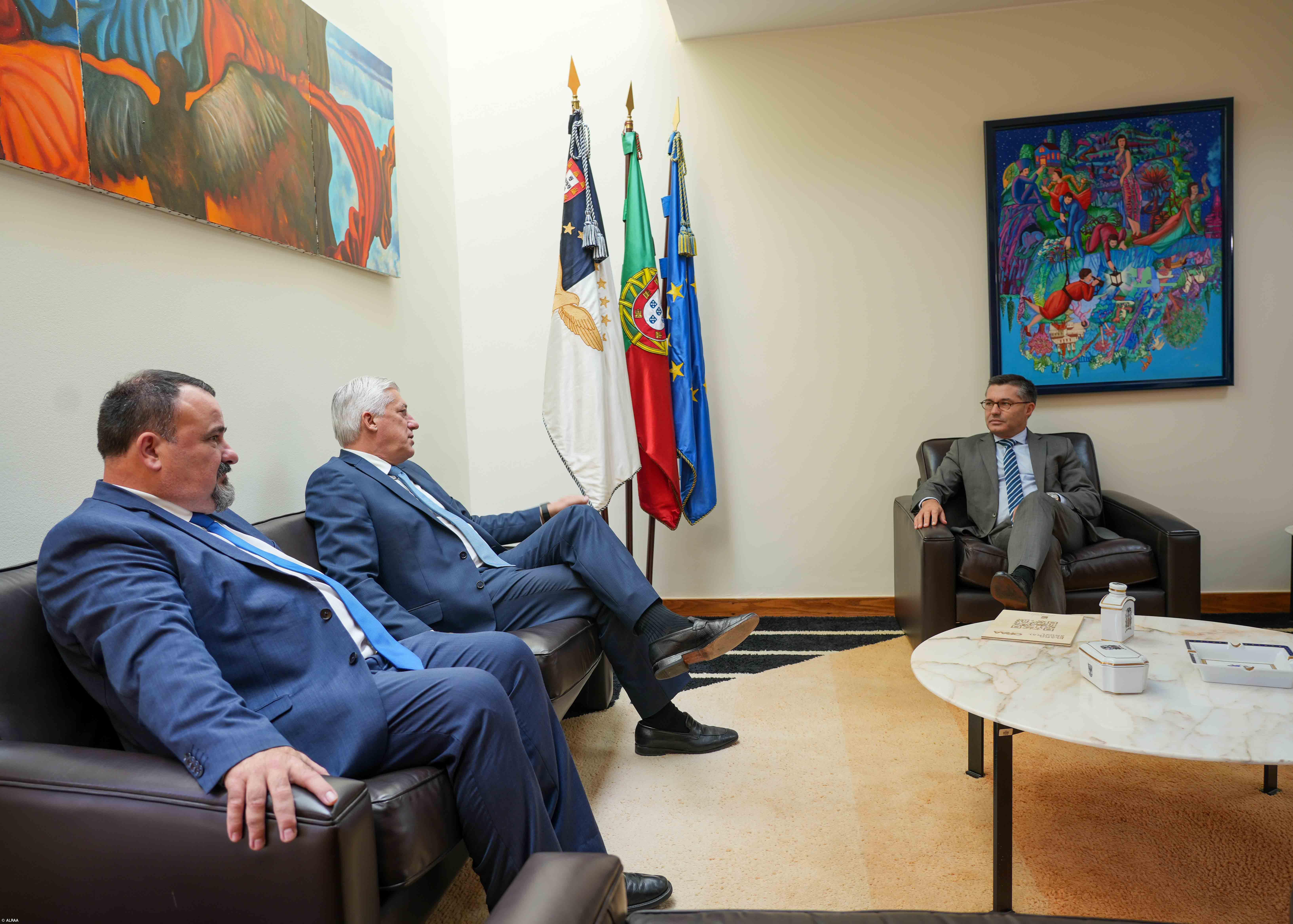 Propostas de Plano e Orçamento para 2025 foram entregues no Parlamento dos Açores – Imagem 1