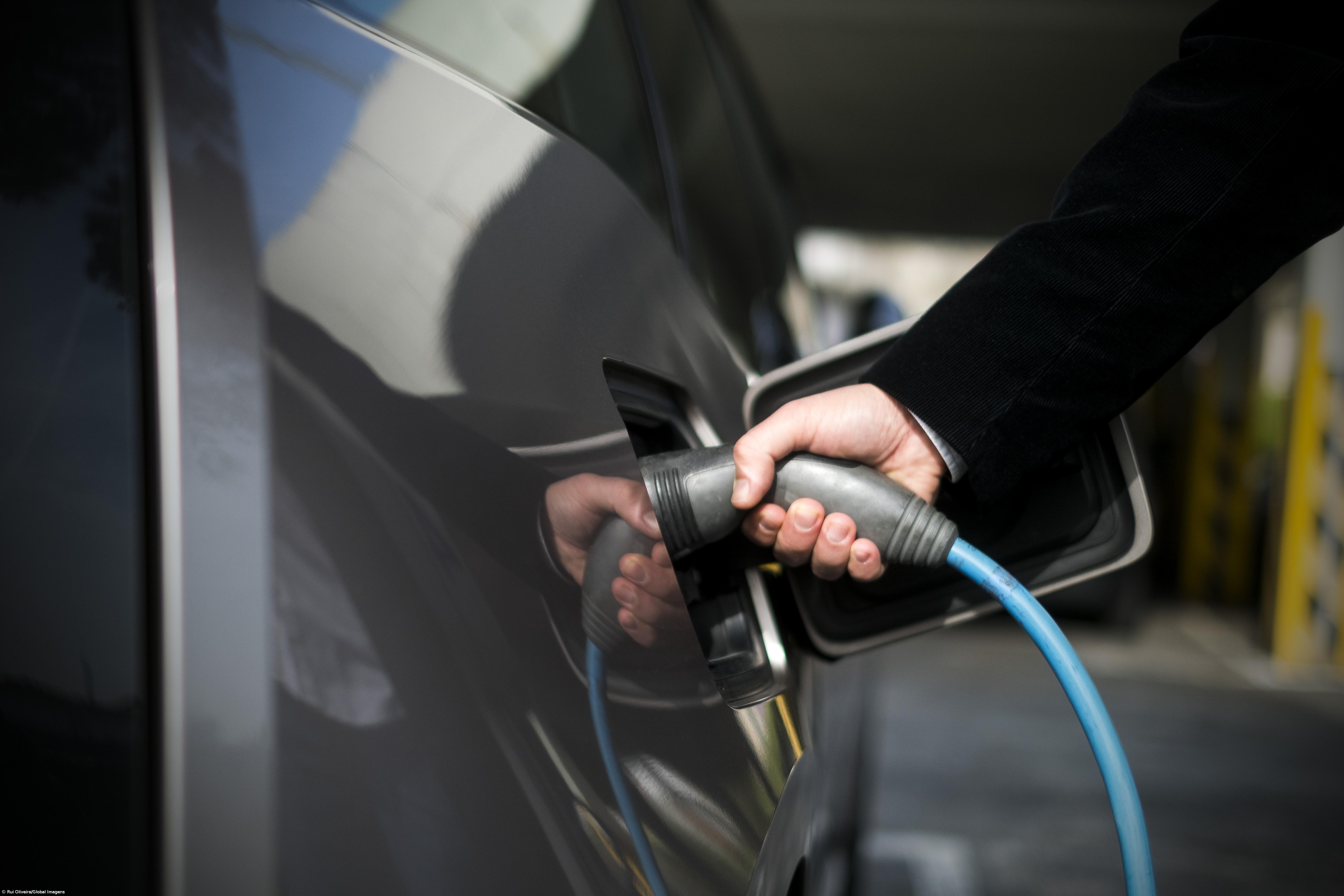 Venda de carros elétricos diminui até setembro na Região – Imagem 1