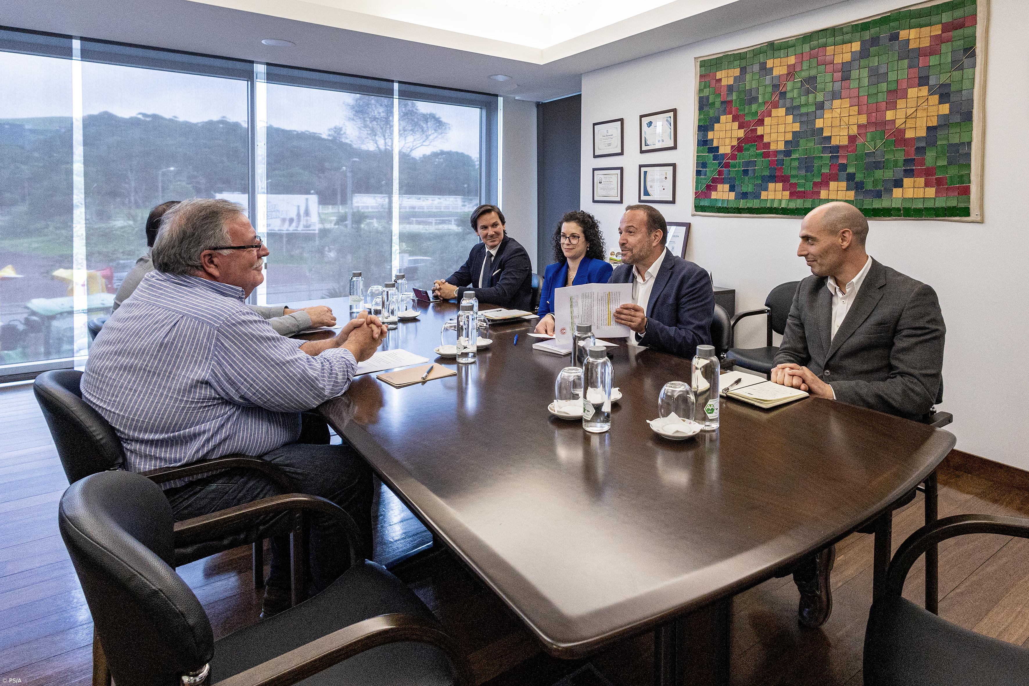 Líder do PS/Açores diz que programa europeu para a agricultura está atrasado – Imagem 1