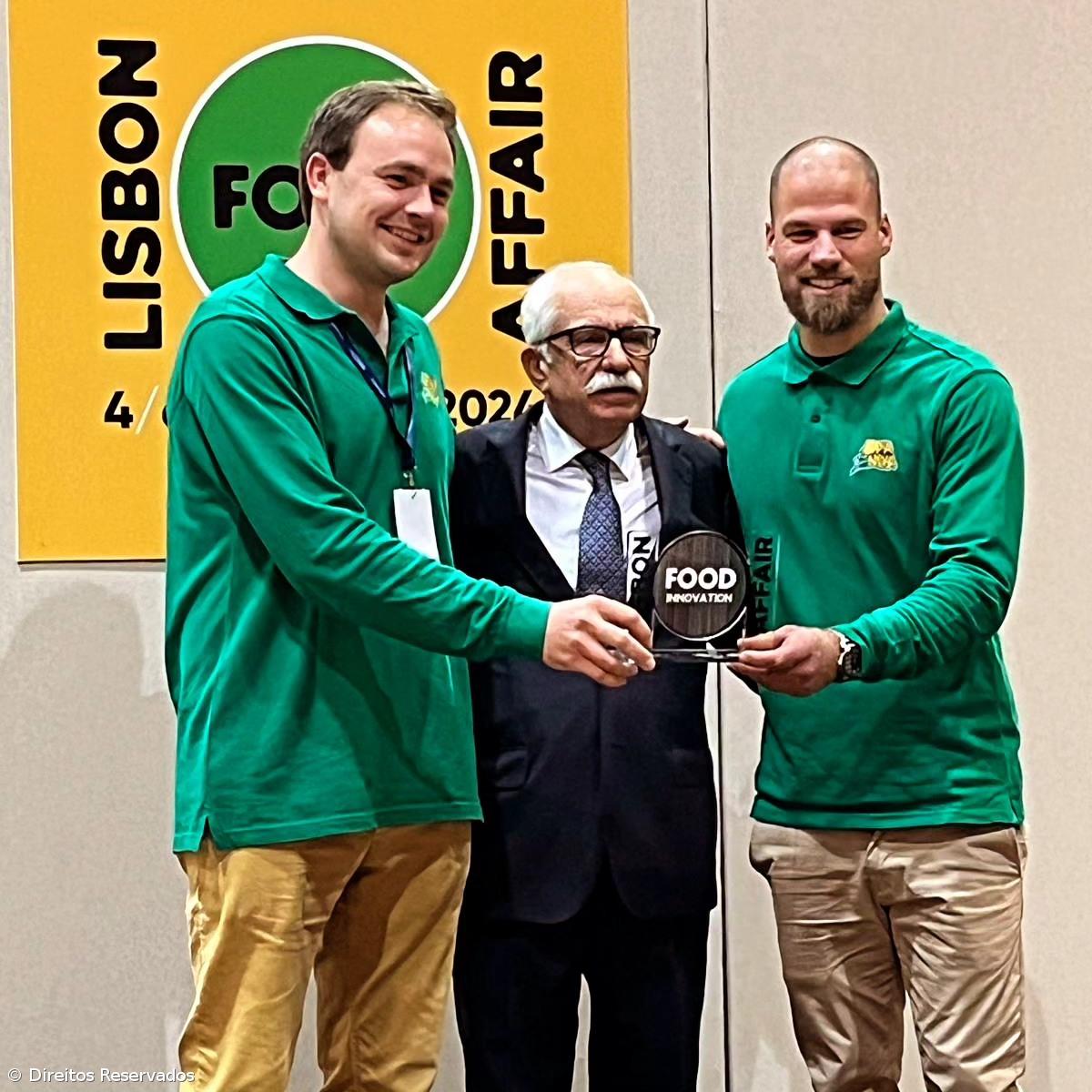 Sidra de banana, conservas de peixe fumado ou mel são algumas das produções de Tibério Barbeito – Imagem 2