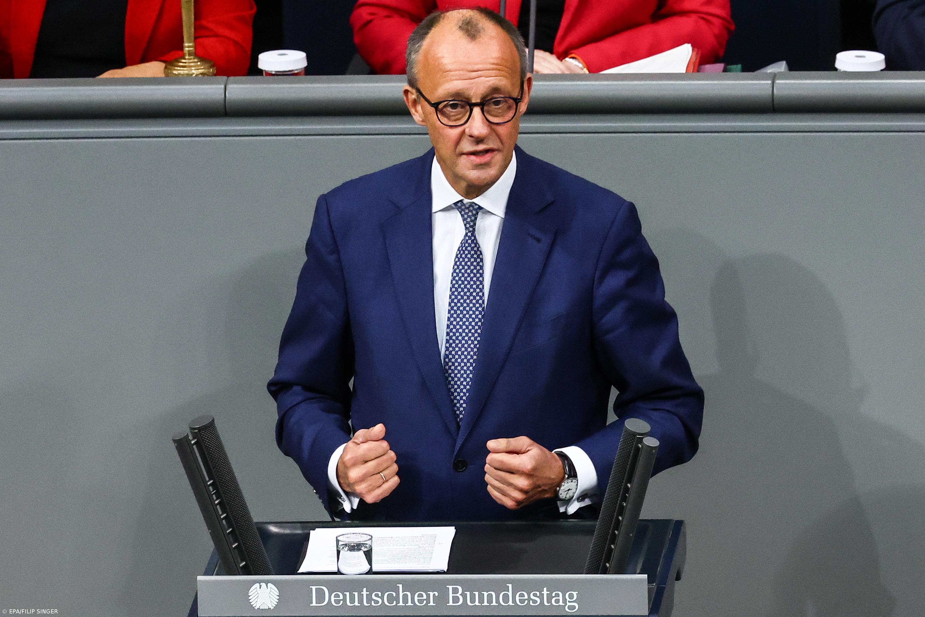 Líder dos conservadores acusa chanceler alemão de estar a “dividir o país” – Imagem 1