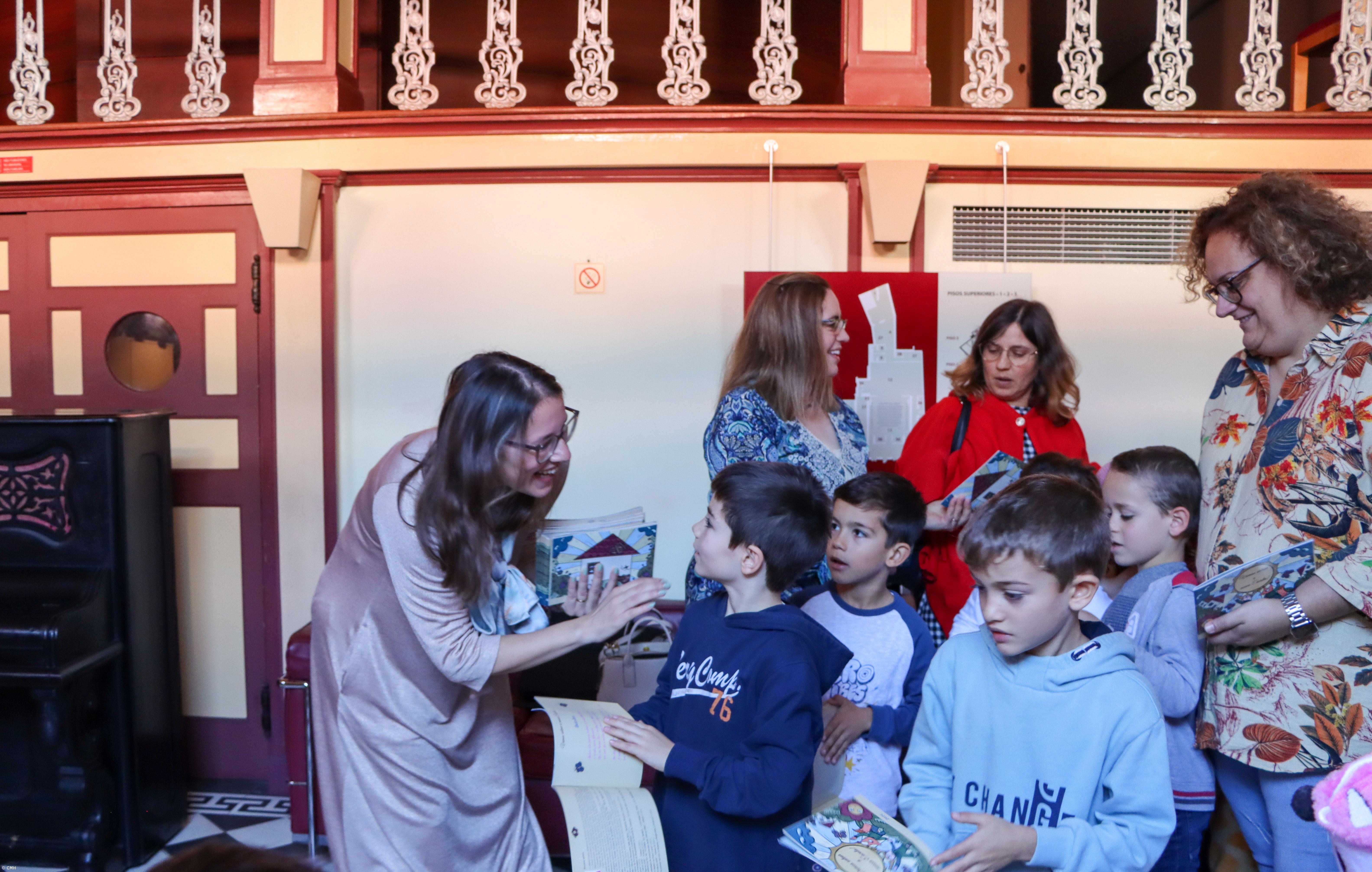 Horta assinalou Dia dos Direitos da Criança com lançamento de livro e peça de teatro – Imagem 1