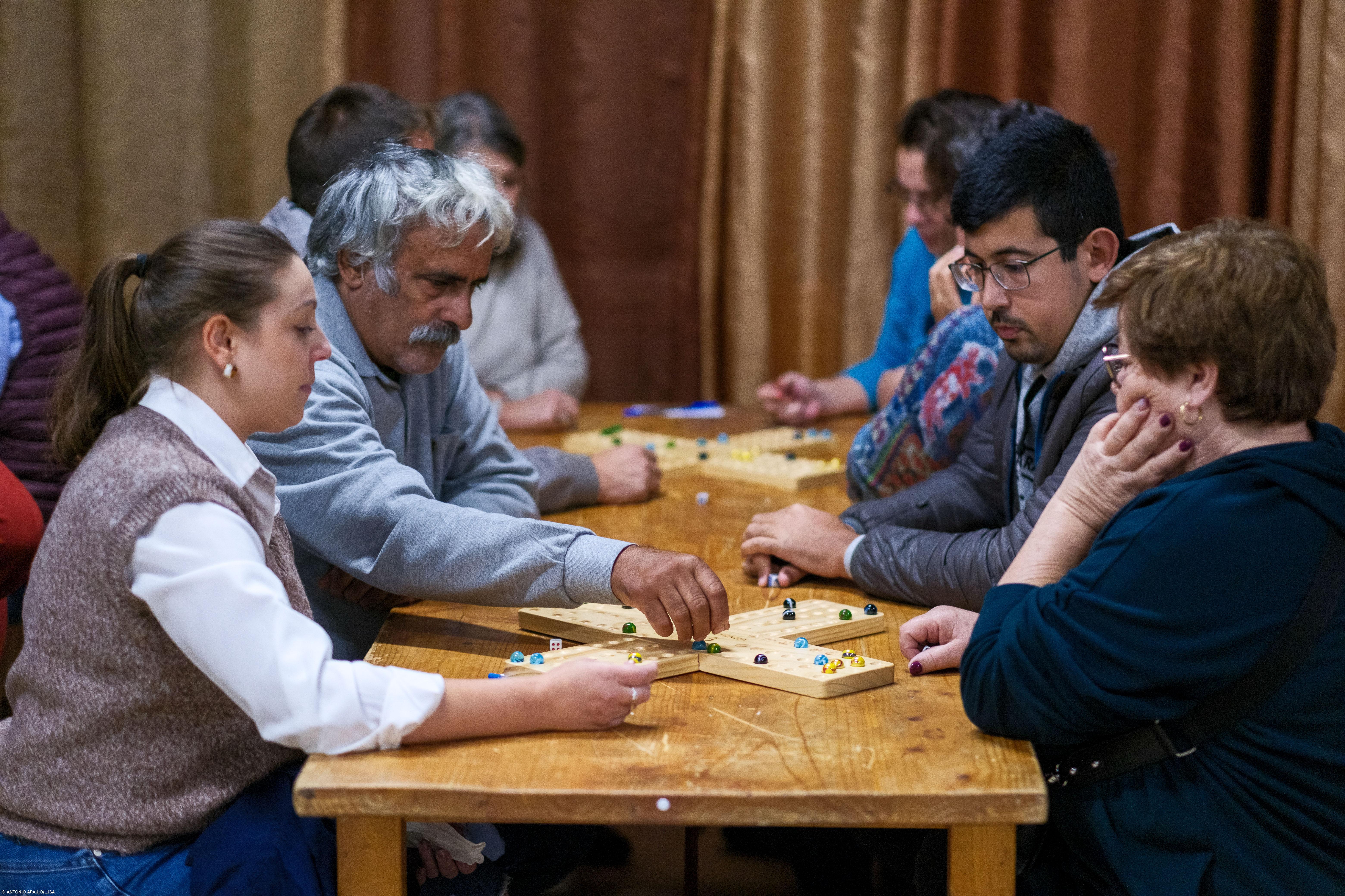 Jogo de madeira feito à mão na Terceira é procurado por locais e turistas  – Imagem 1