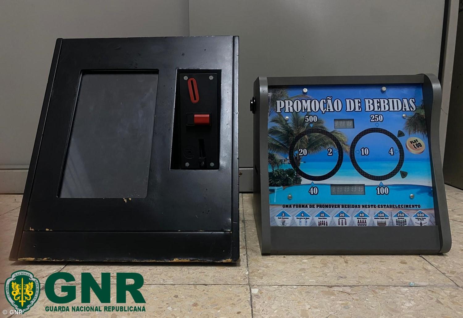 Apreensão de duas máquinas de jogo ilegal em São Miguel – Imagem 1