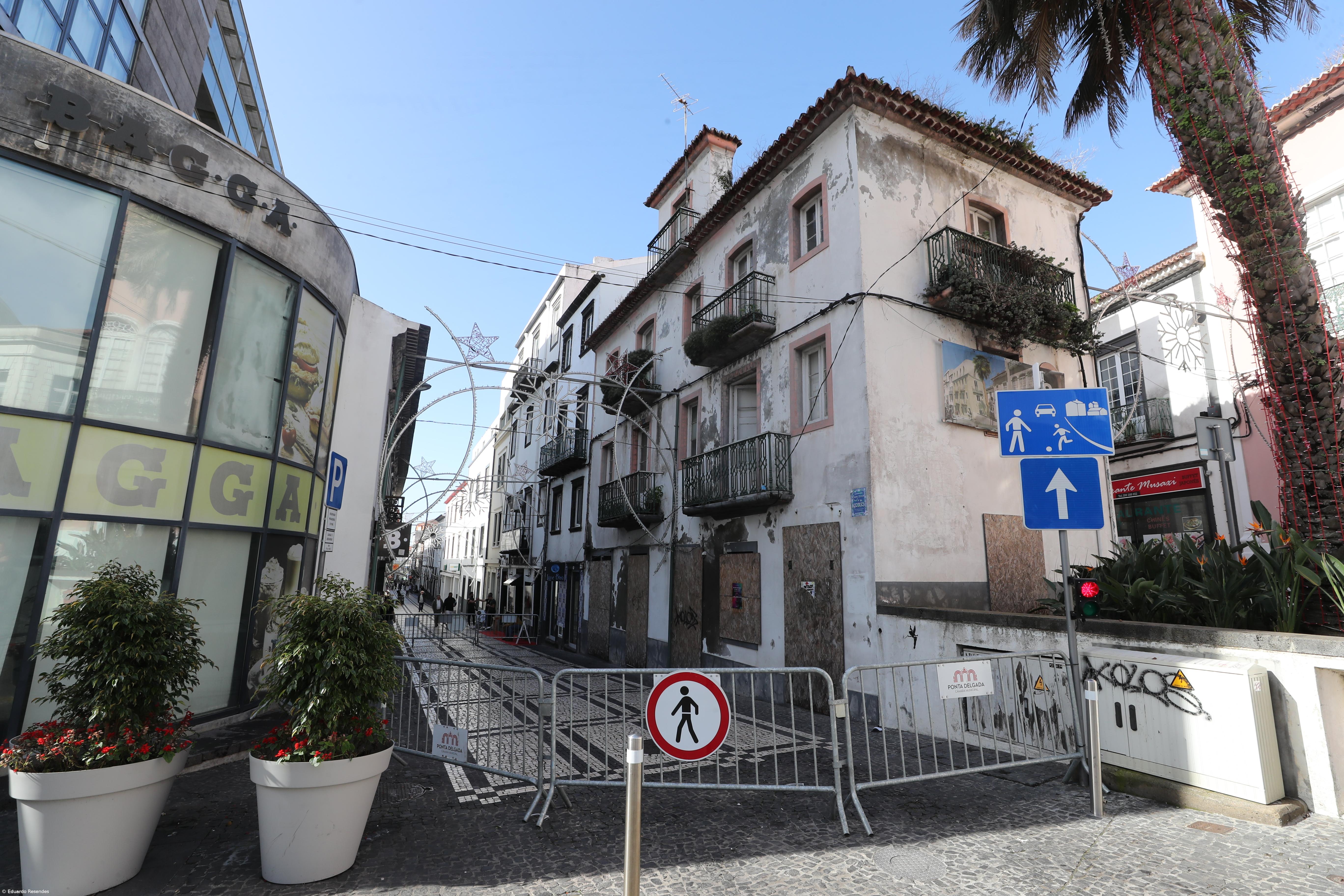 Edifício degradado condicionou acesso à Rua dos Mercadores – Imagem 1