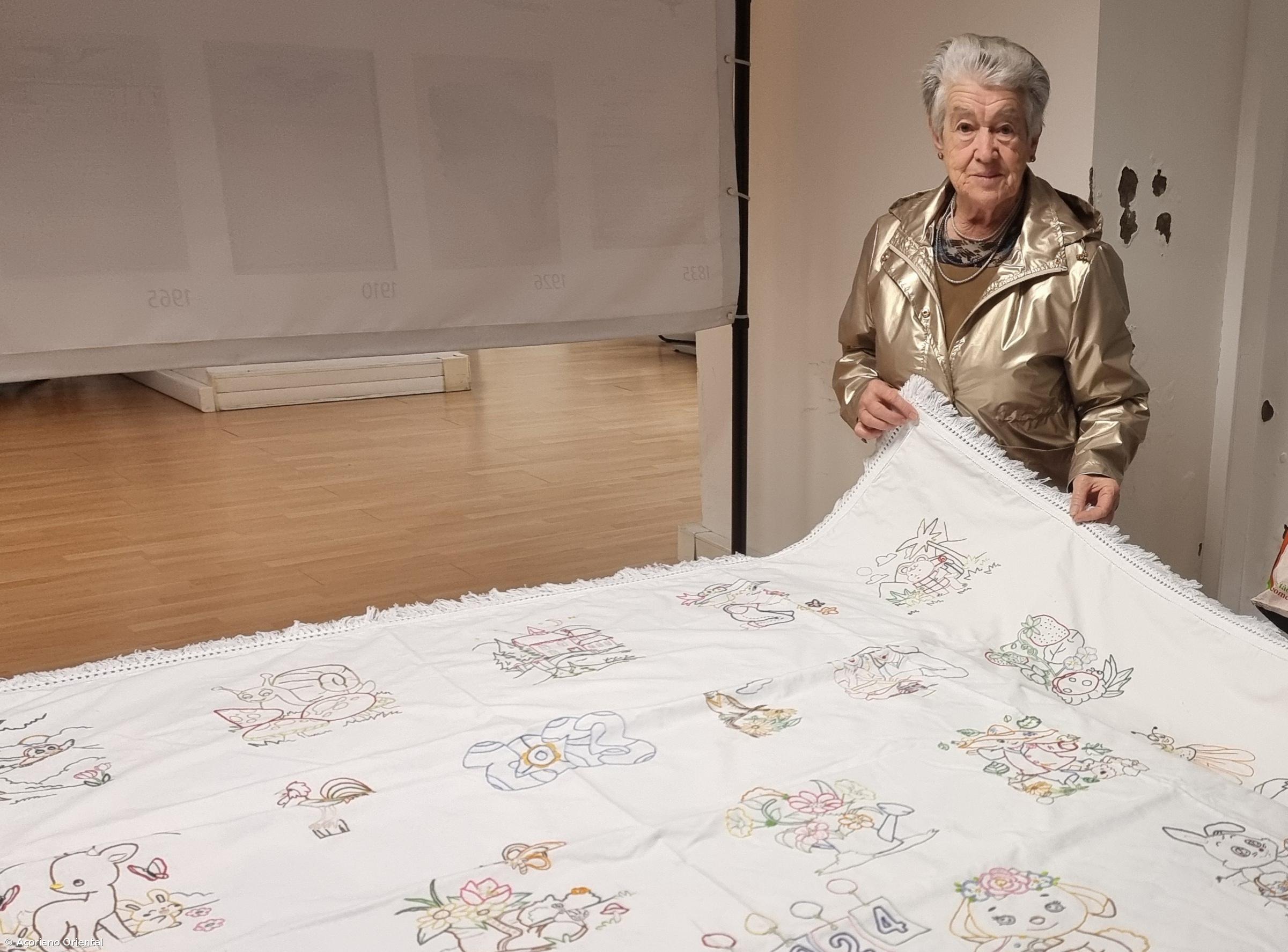 Desenhos para colorir publicados pelo Açoriano Oriental inspiram colcha bordada – Imagem 1