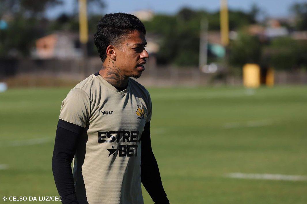 Extremo brasileiro Matheusinho é o primeiro reforço de inverno do Santa Clara – Imagem 1