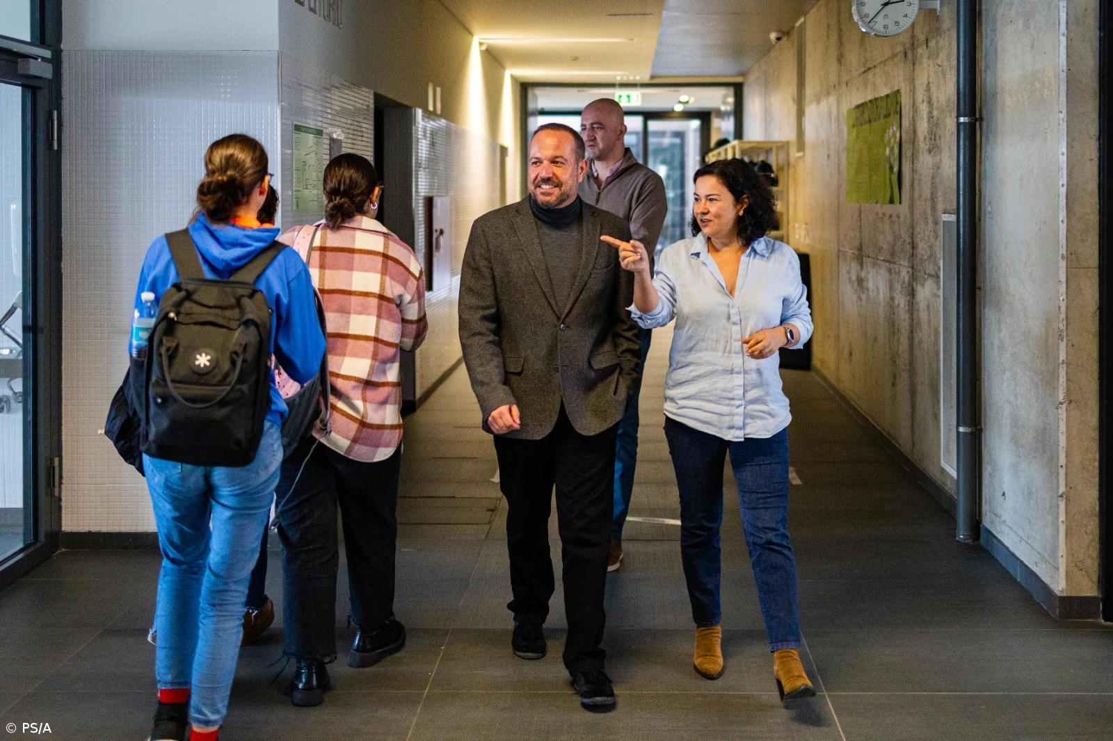 Líder PS/Açores apresenta três medidas para superar dificuldades na área da educação – Imagem 1