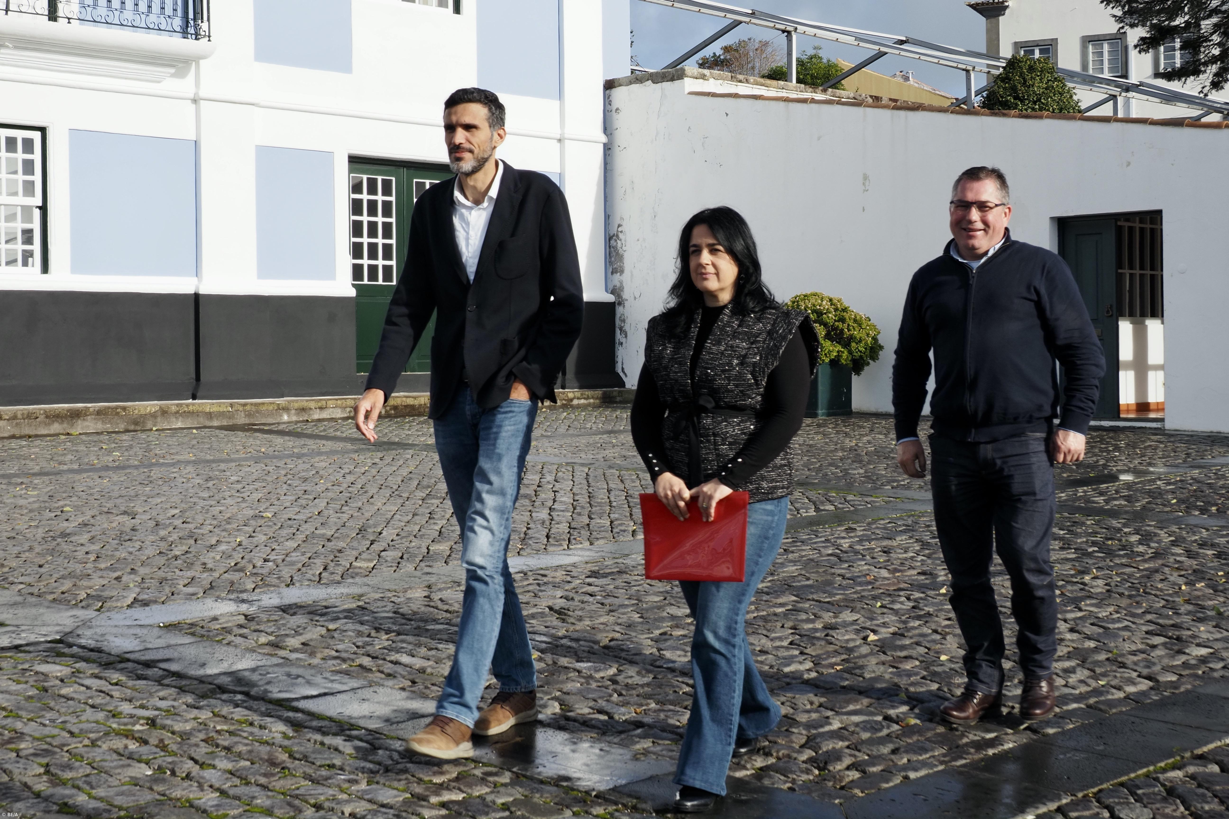 Líder do BE/Açores entrega queixa à Provedoria de Justiça sobre exclusão de imigrantes – Imagem 1